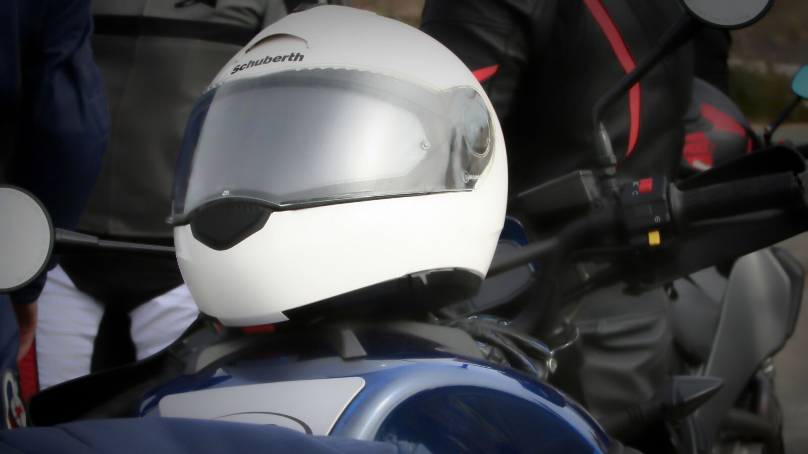 Canon EOS 350D (EOS Digital Rebel XT / EOS Kiss Digital N) sample photo. Helmet, moto, buell photography