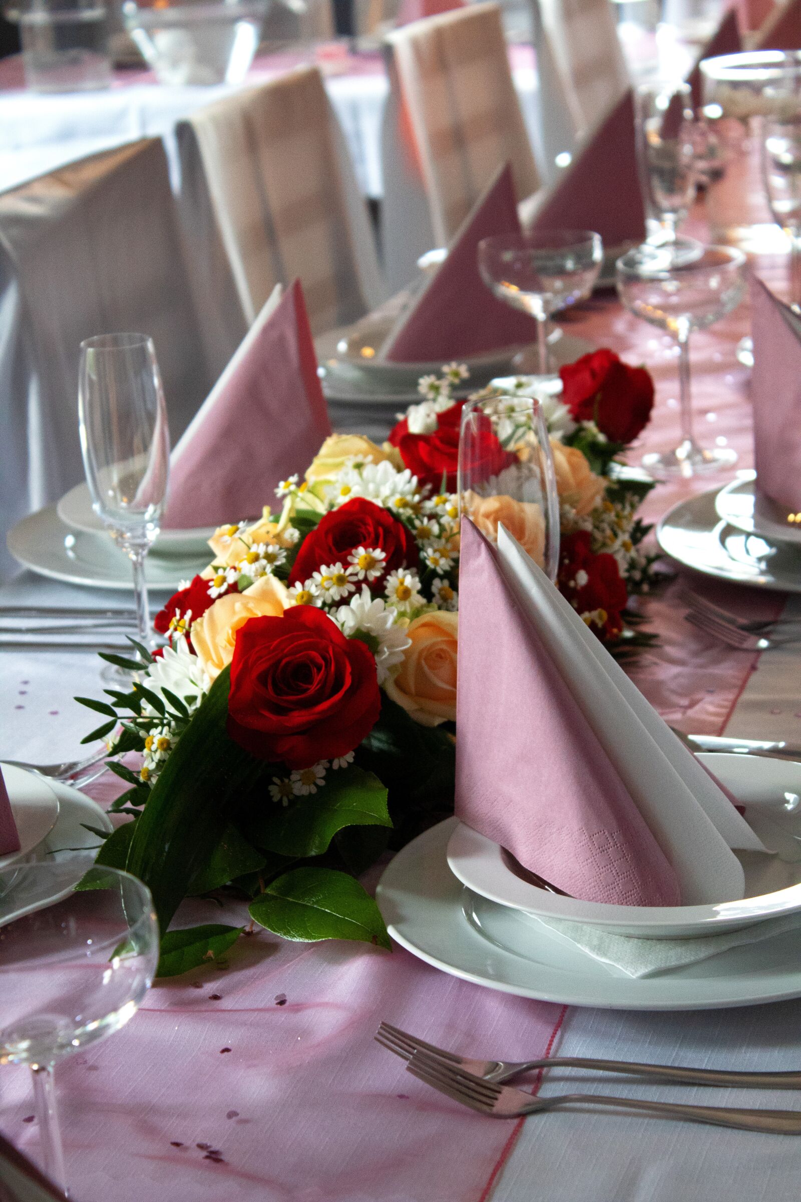 Canon EOS 1300D (EOS Rebel T6 / EOS Kiss X80) sample photo. Wedding, feast, sheet photography