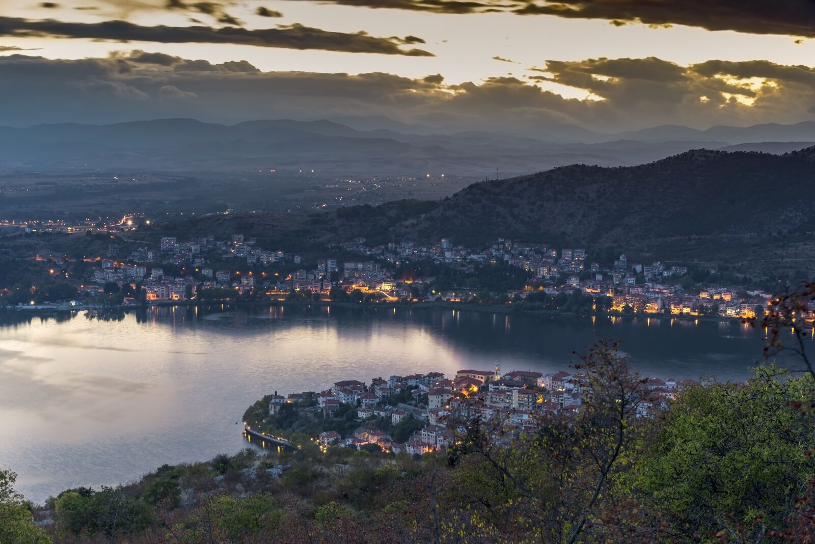 Tamron SP 24-70mm F2.8 Di VC USD sample photo. Cold hour, kastoria, greece photography