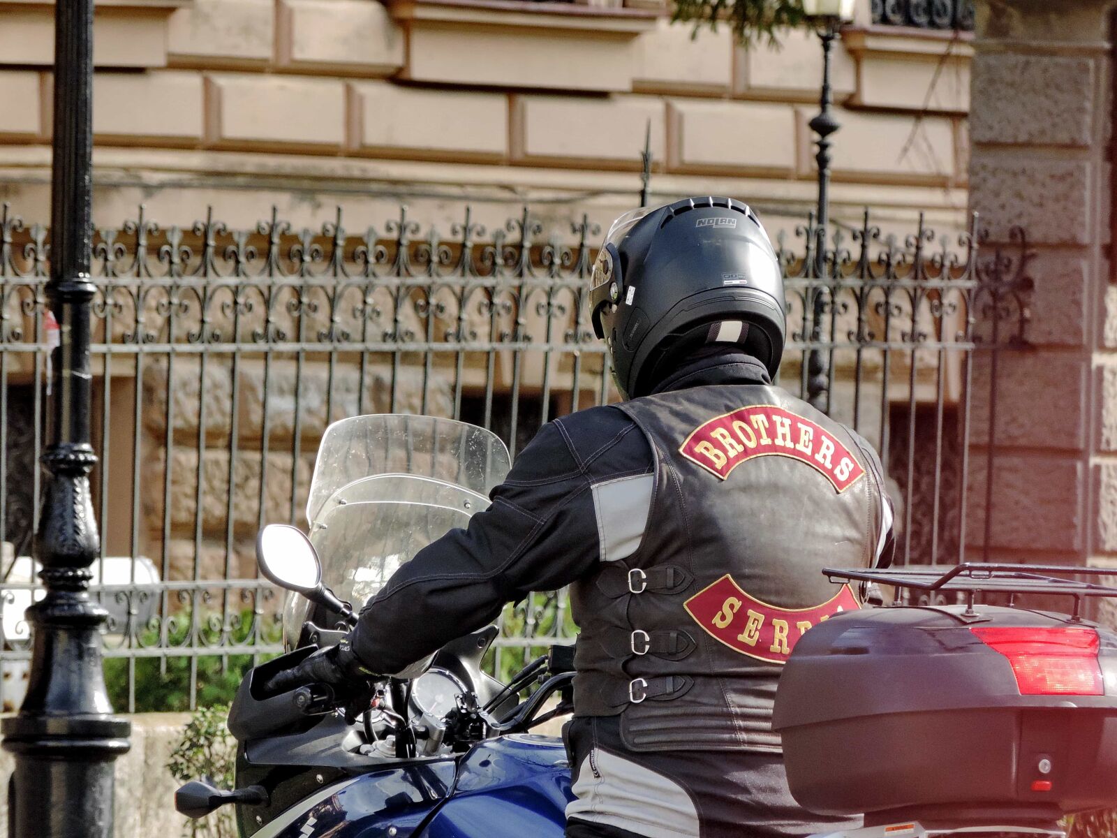 Nikon Coolpix P520 sample photo. Motorbike, motorcyclist, helmet, people photography