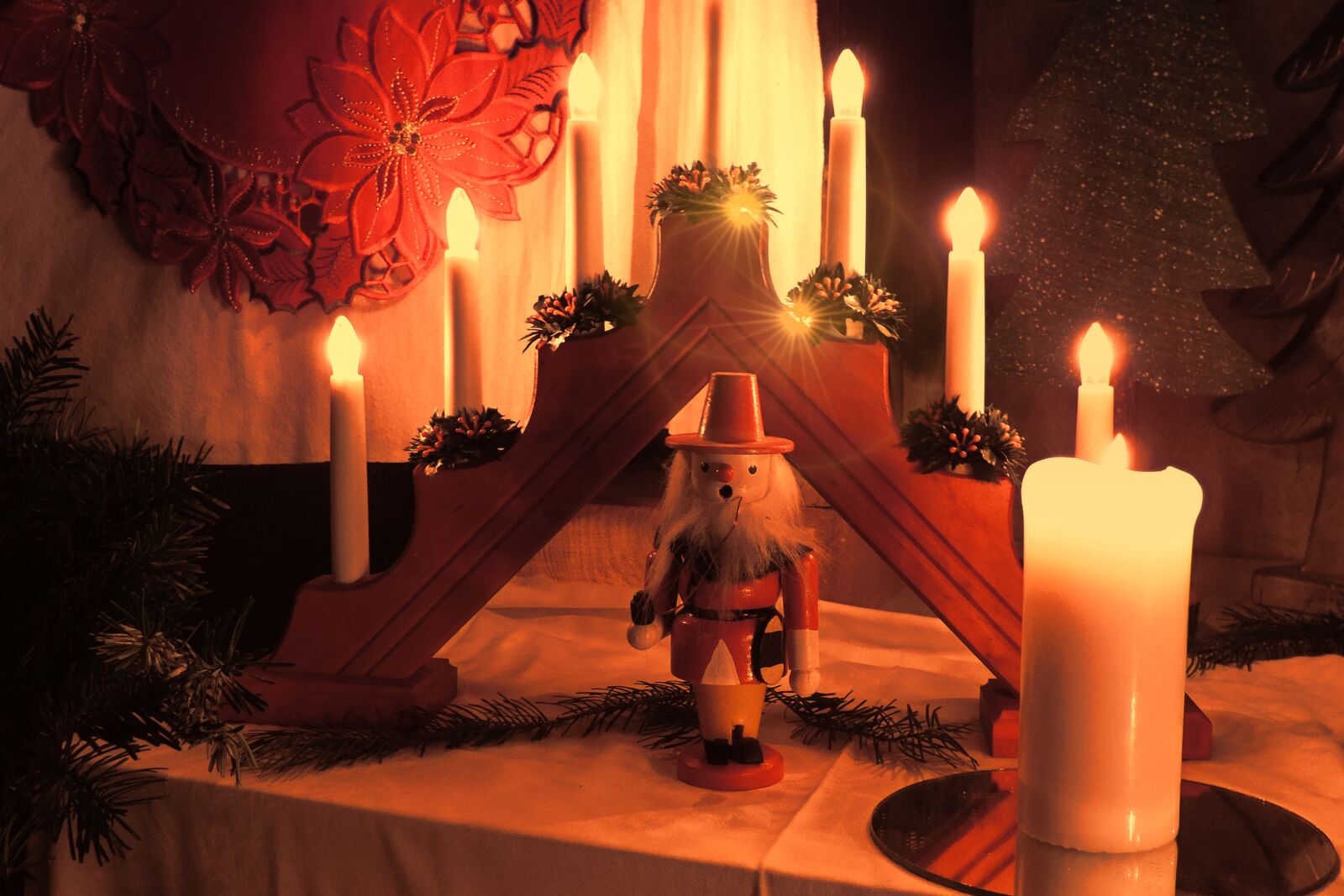 Nikon Coolpix P520 sample photo. Candles, candlelight, shimmer photography