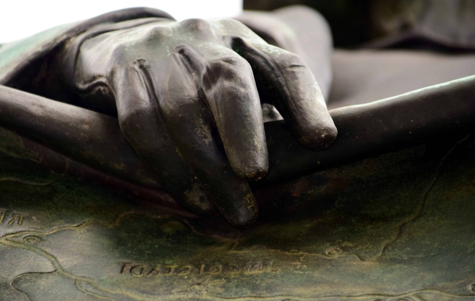 Nikon D3300 sample photo. Sculpture, art, metal, hand photography