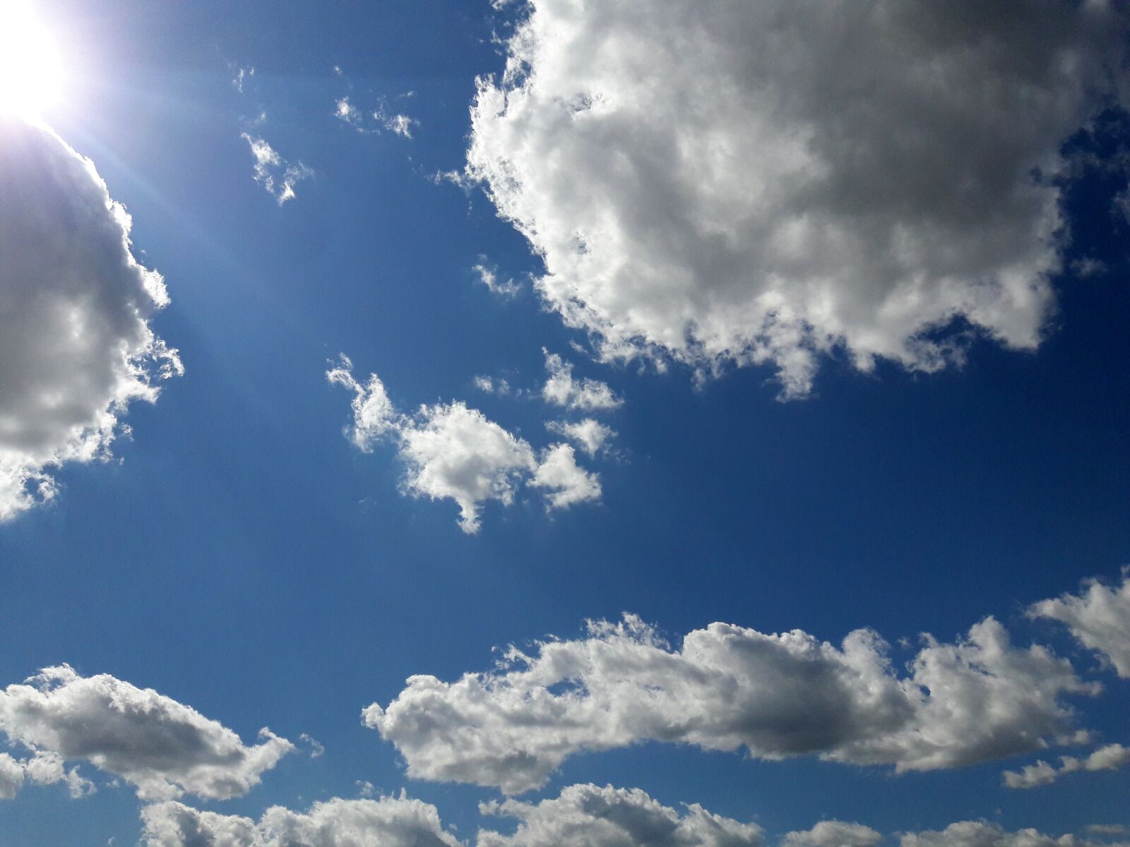 Samsung Galaxy J8 sample photo. Sky, clouds, blue photography