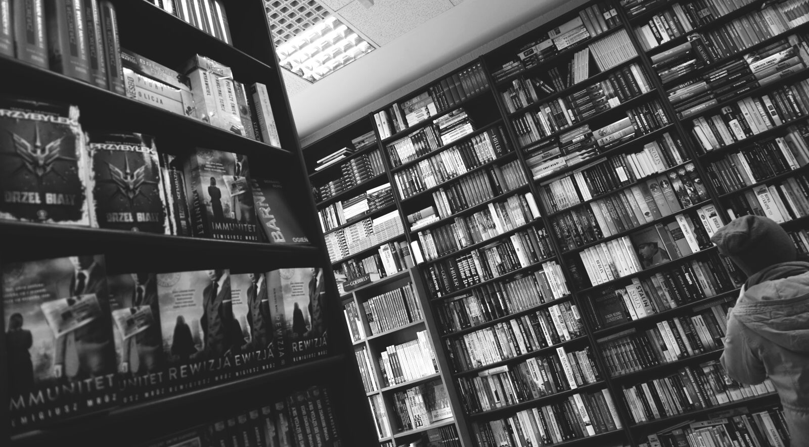 Sony a6000 sample photo. Books, on, shelves, in photography