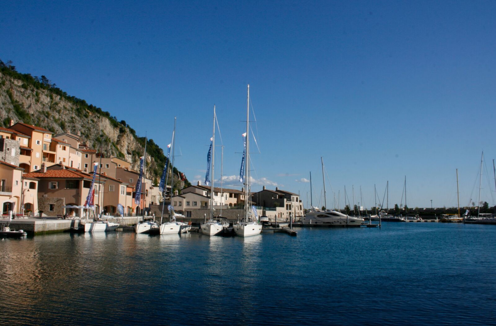Canon EOS 400D (EOS Digital Rebel XTi / EOS Kiss Digital X) sample photo. Porto piccolo, italy, yachts photography
