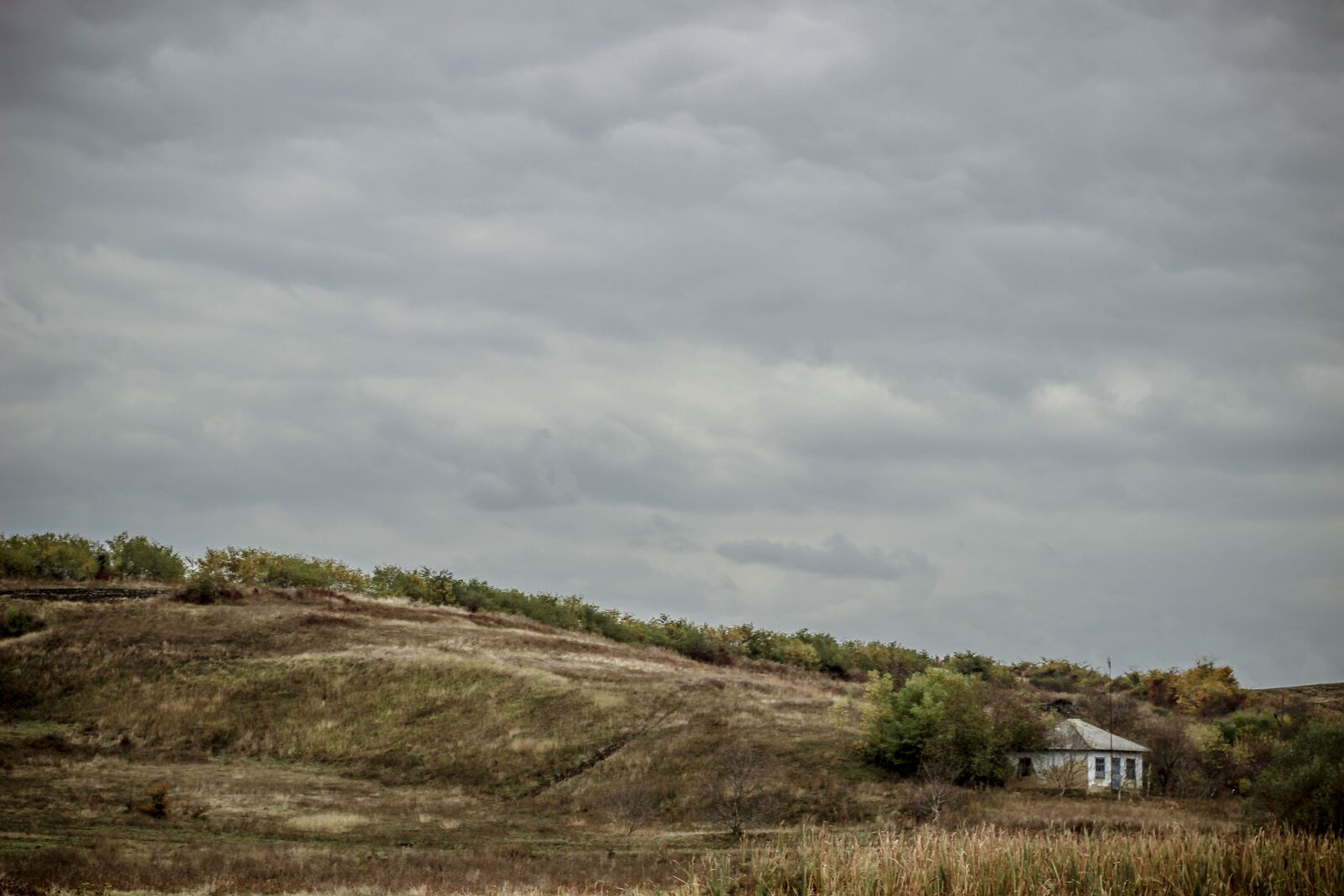 YN50mm f/1.8 II sample photo. Hill, landscape, travel photography