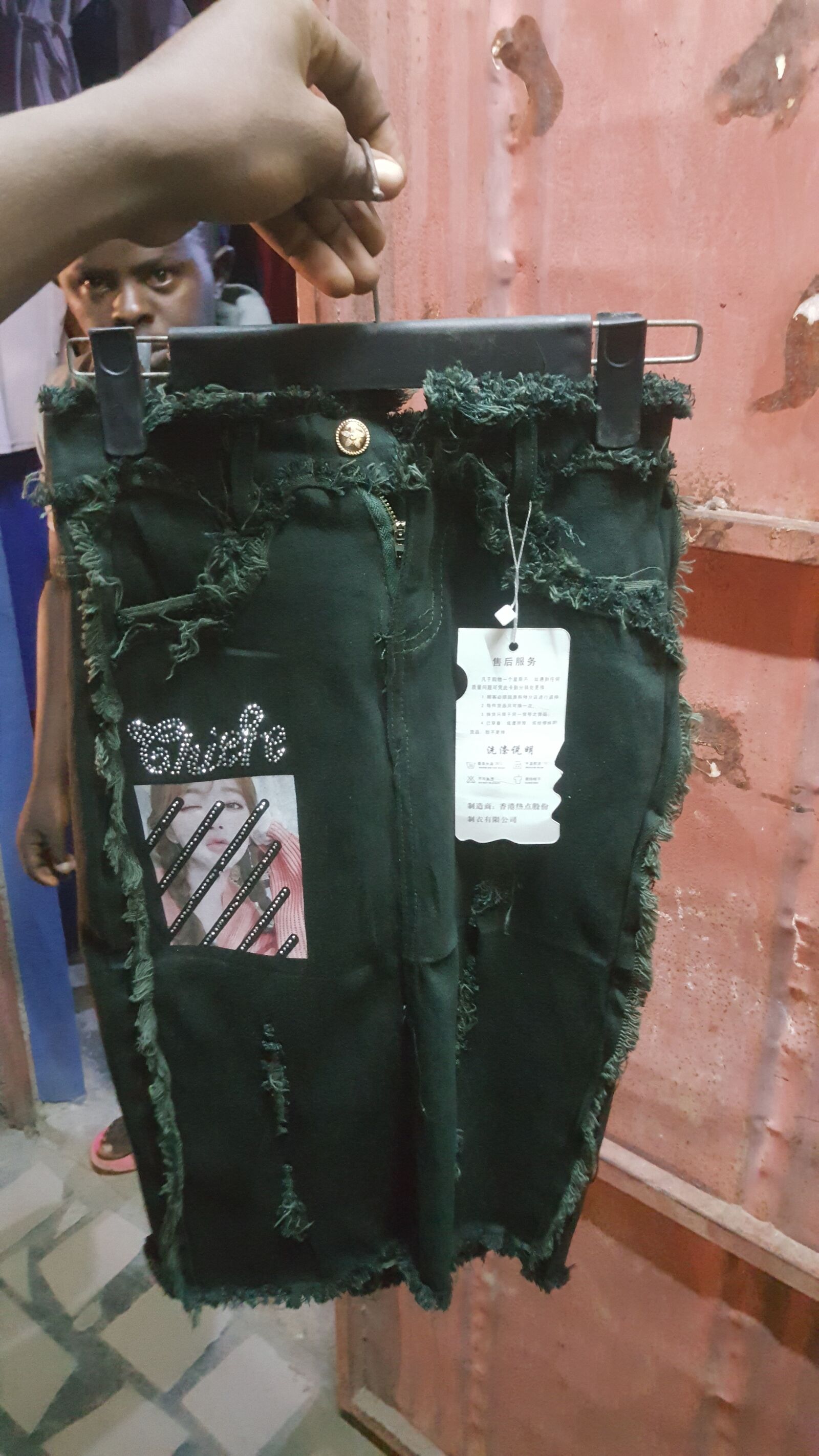 Samsung Galaxy Note5 sample photo. Green, skirt, mini photography