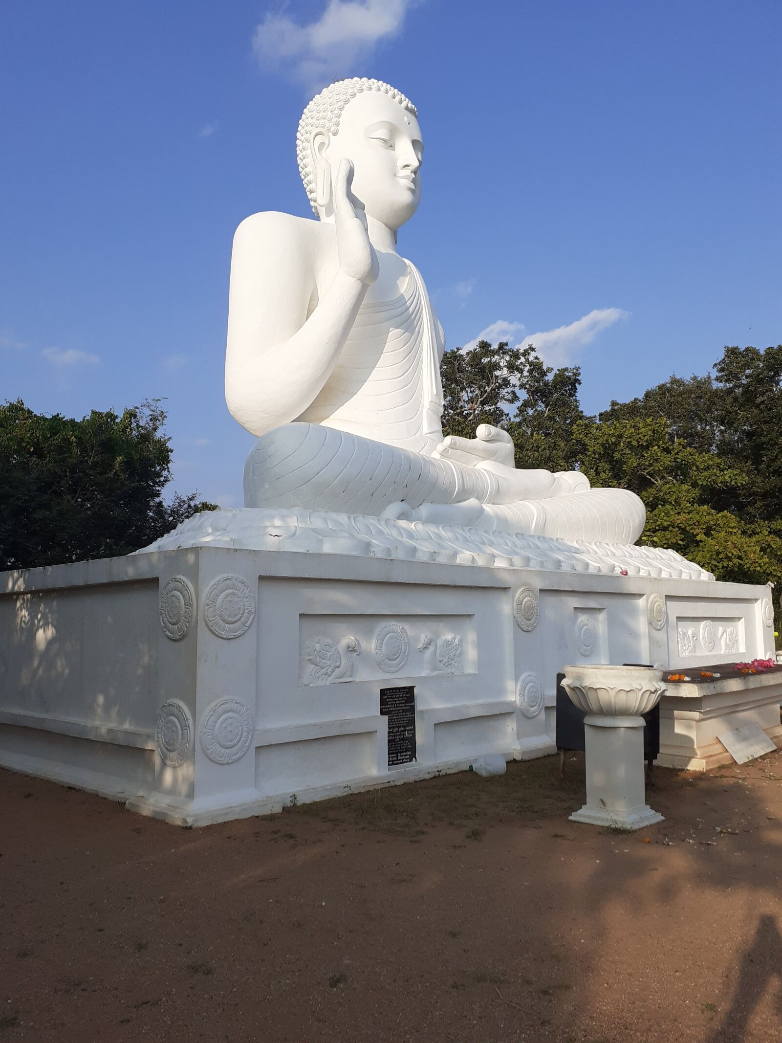 Samsung SM-A202F sample photo. Buddhism, temple, sri lanka photography
