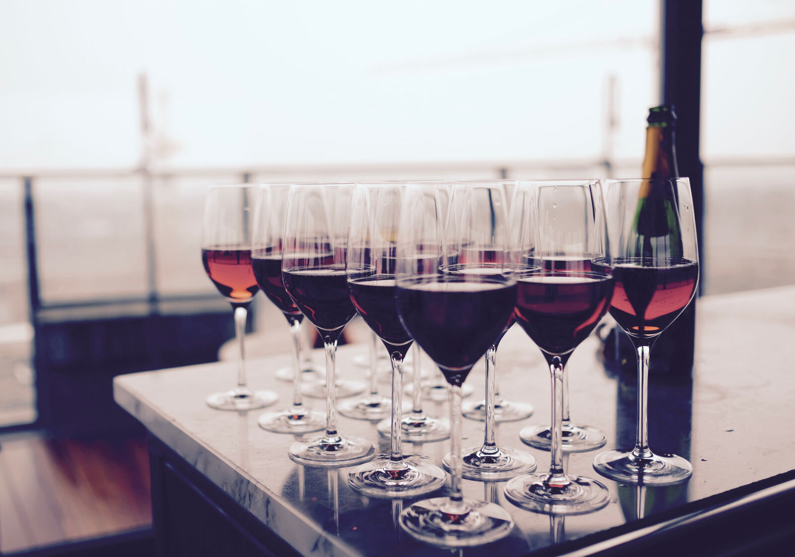 Fujifilm X-T1 sample photo. Restaurant, bar, glass, glasses photography