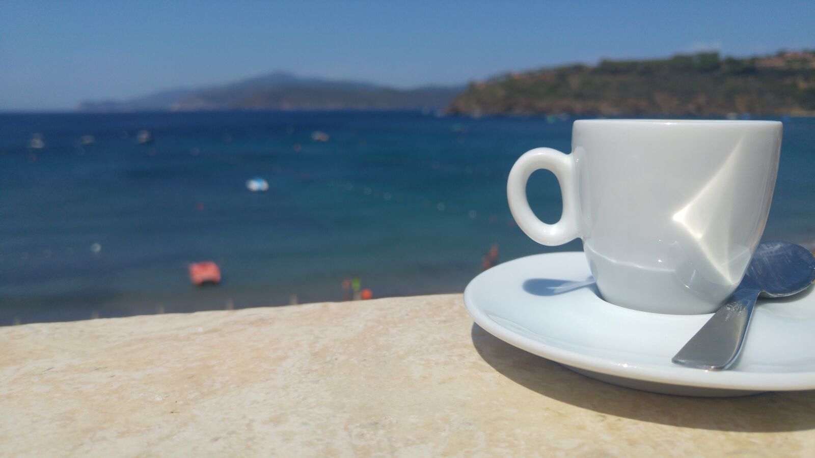 LG G4 sample photo. Summer, coffee, beach photography