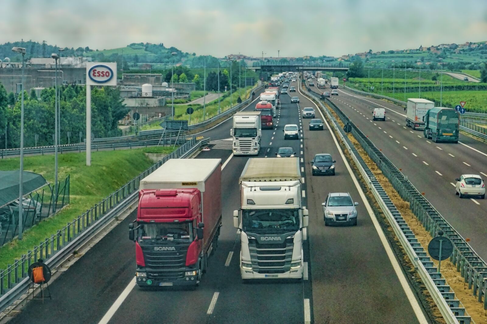 Sony a6000 sample photo. Highway, road, truck photography