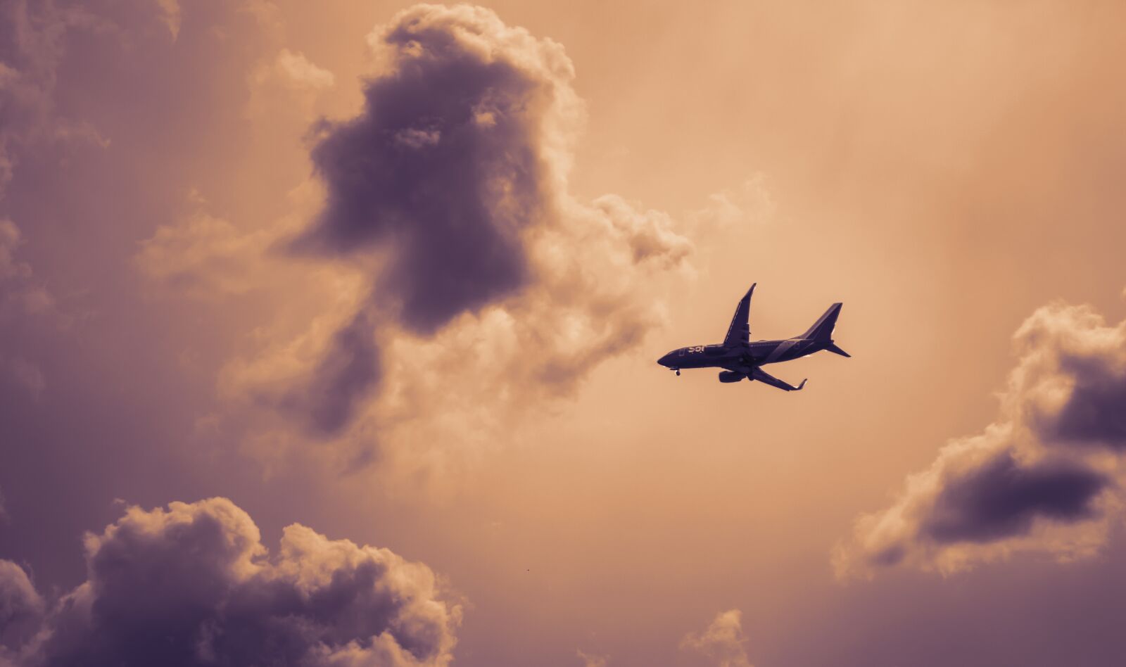 Canon EOS 750D (EOS Rebel T6i / EOS Kiss X8i) sample photo. Plane, airplane, sky photography