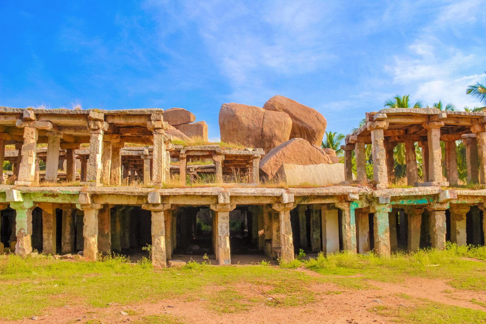 Canon EOS 1300D (EOS Rebel T6 / EOS Kiss X80) sample photo. Hampi, ruins, ancient photography
