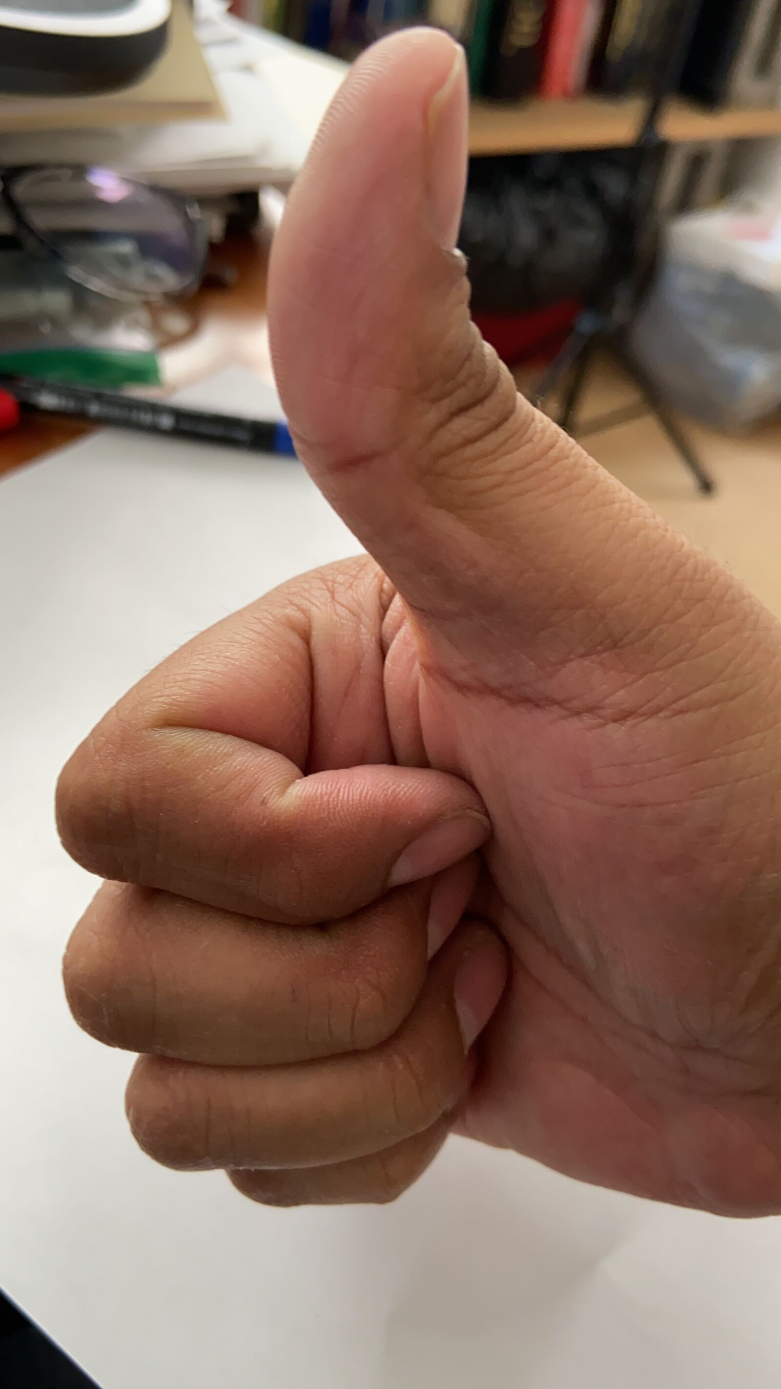 Apple iPhone 11 + iPhone 11 back camera 4.25mm f/1.8 sample photo. Like, hand, well photography
