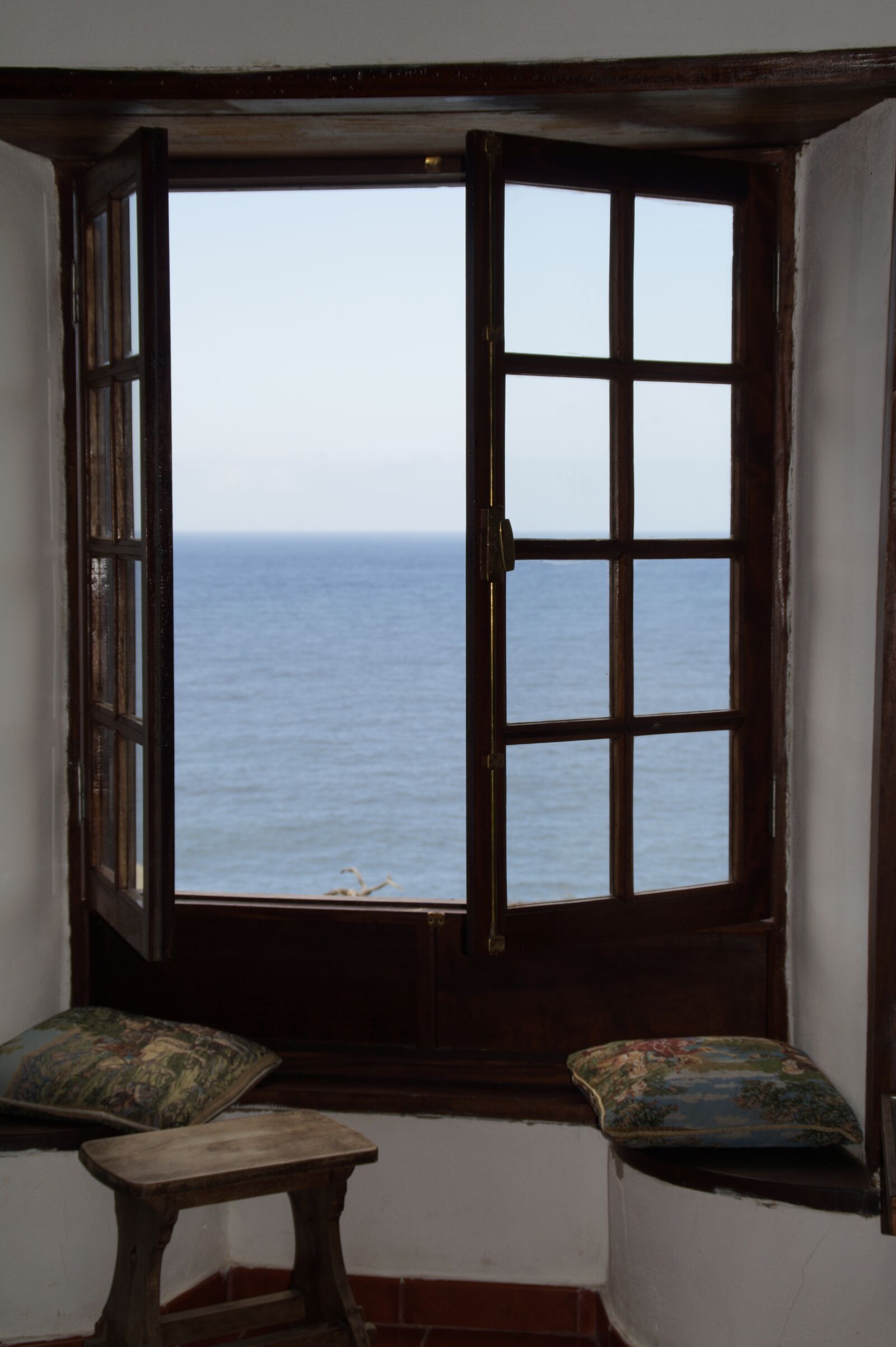 Sony SLT-A58 sample photo. Window with a view photography