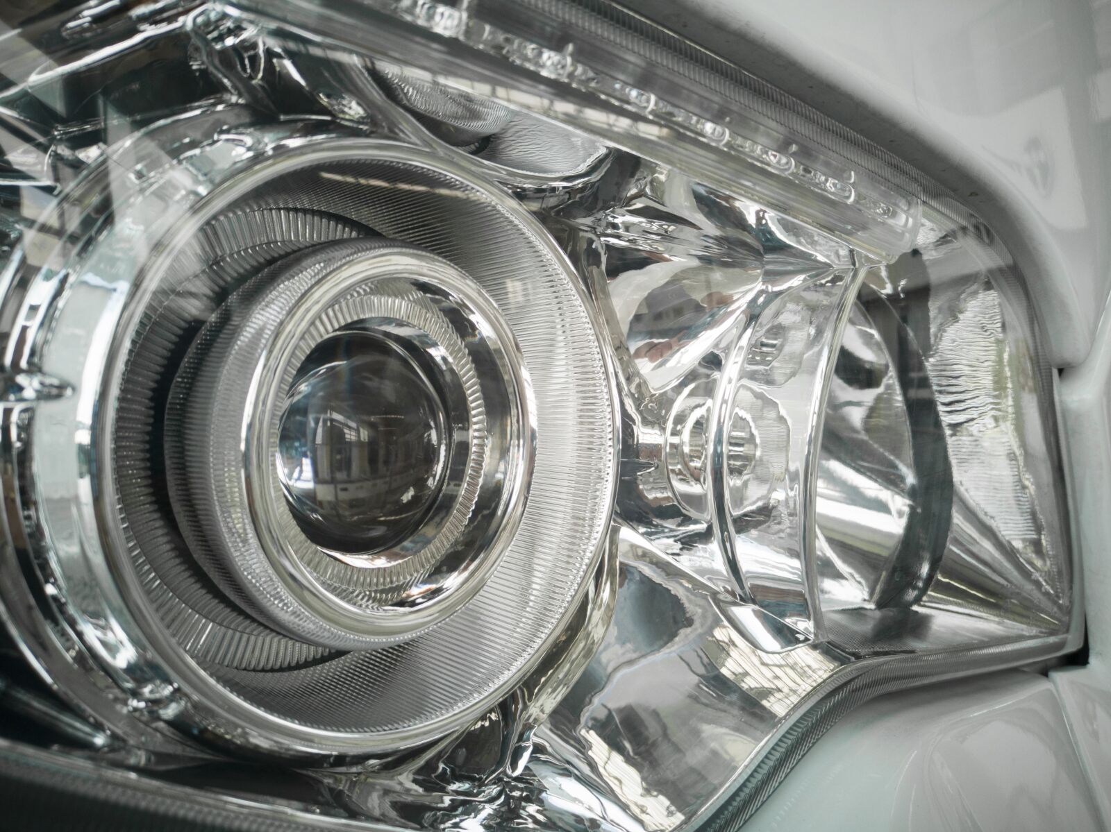 HUAWEI CLT-L09 sample photo. Car, headlight, light photography