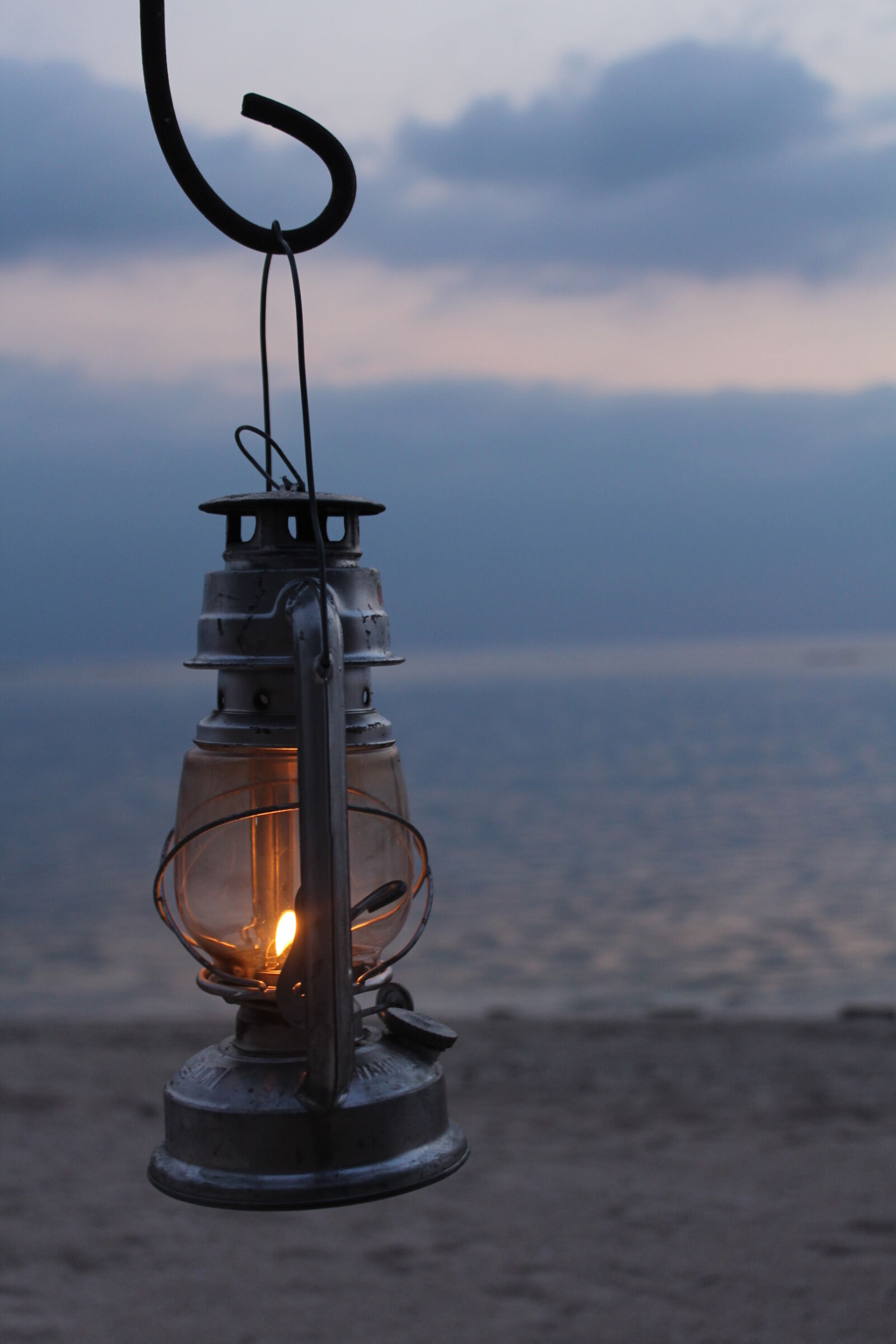 Canon EOS 1200D (EOS Rebel T5 / EOS Kiss X70 / EOS Hi) sample photo. Beach, candle, coast, dusk photography