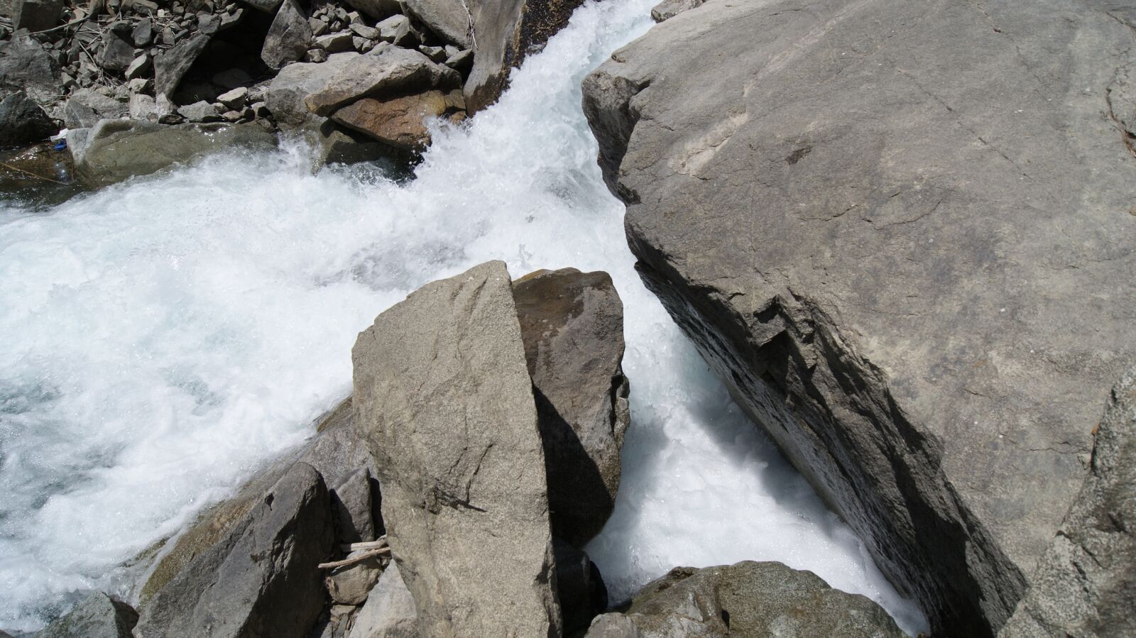 Sony Alpha DSLR-A330 sample photo. Alborz, karaj, river photography