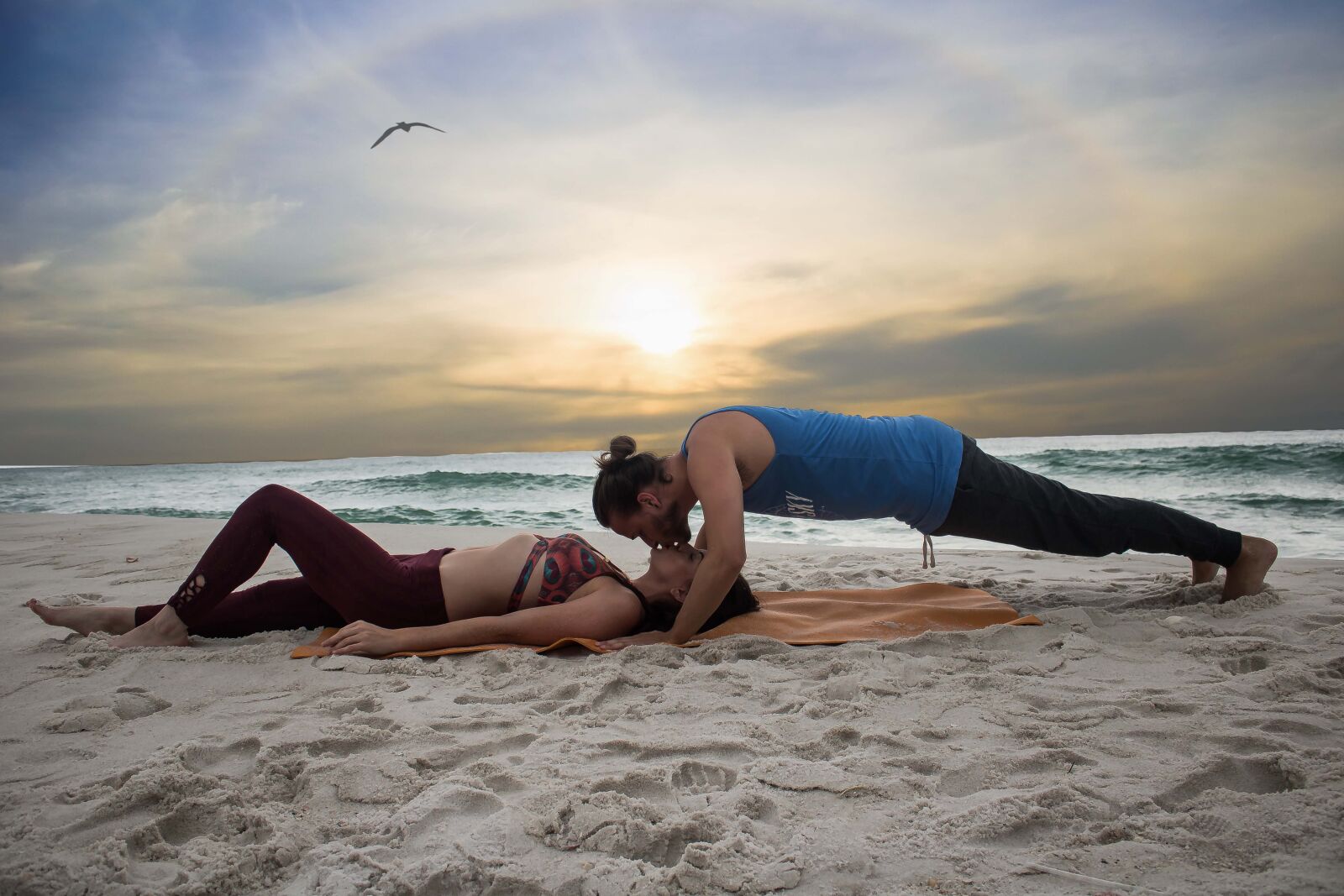 Canon EOS 750D (EOS Rebel T6i / EOS Kiss X8i) sample photo. Beach, couple, exercise, love photography