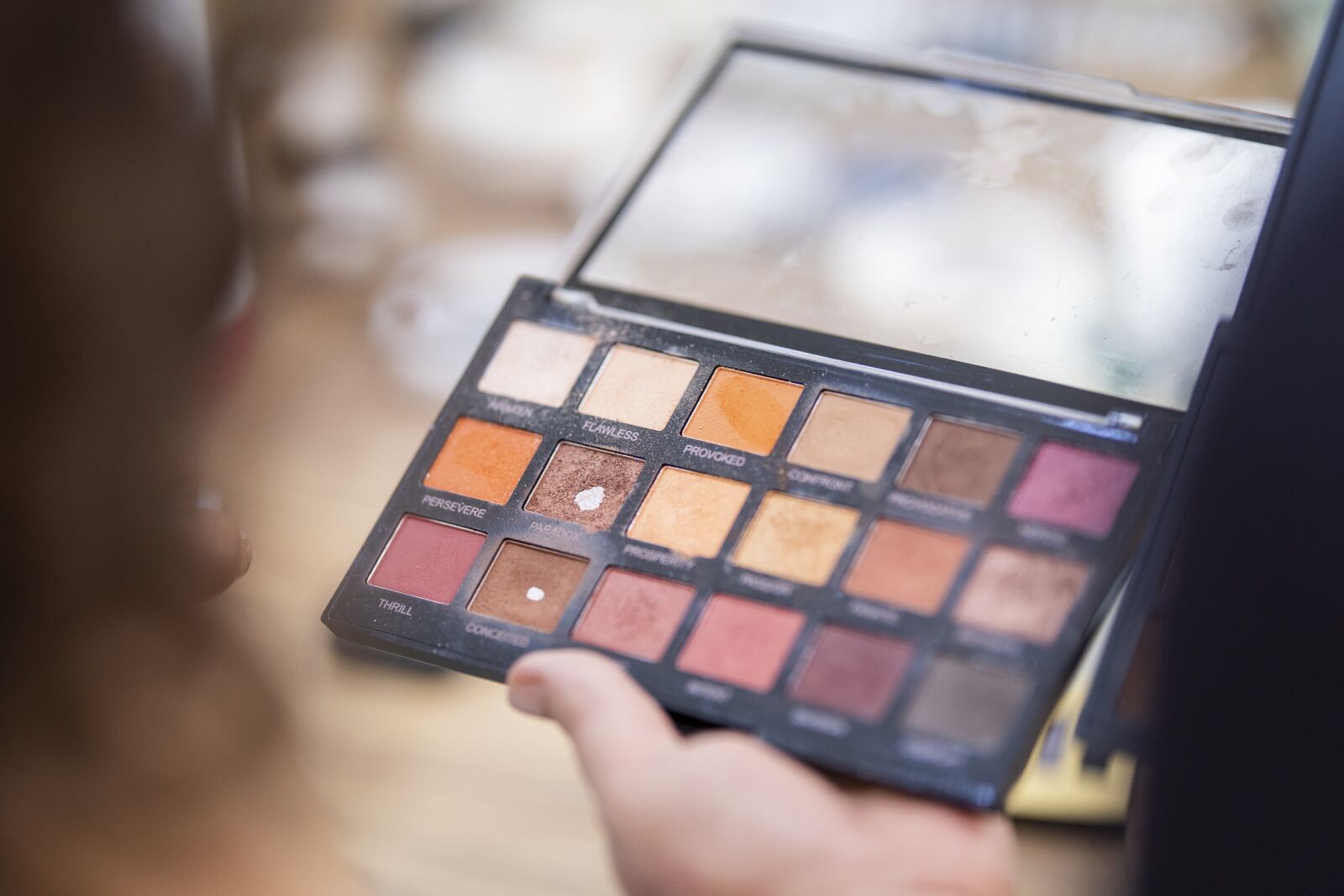 Canon EOS R + Canon RF 85mm F1.2L USM sample photo. Make-up, colors, product photography