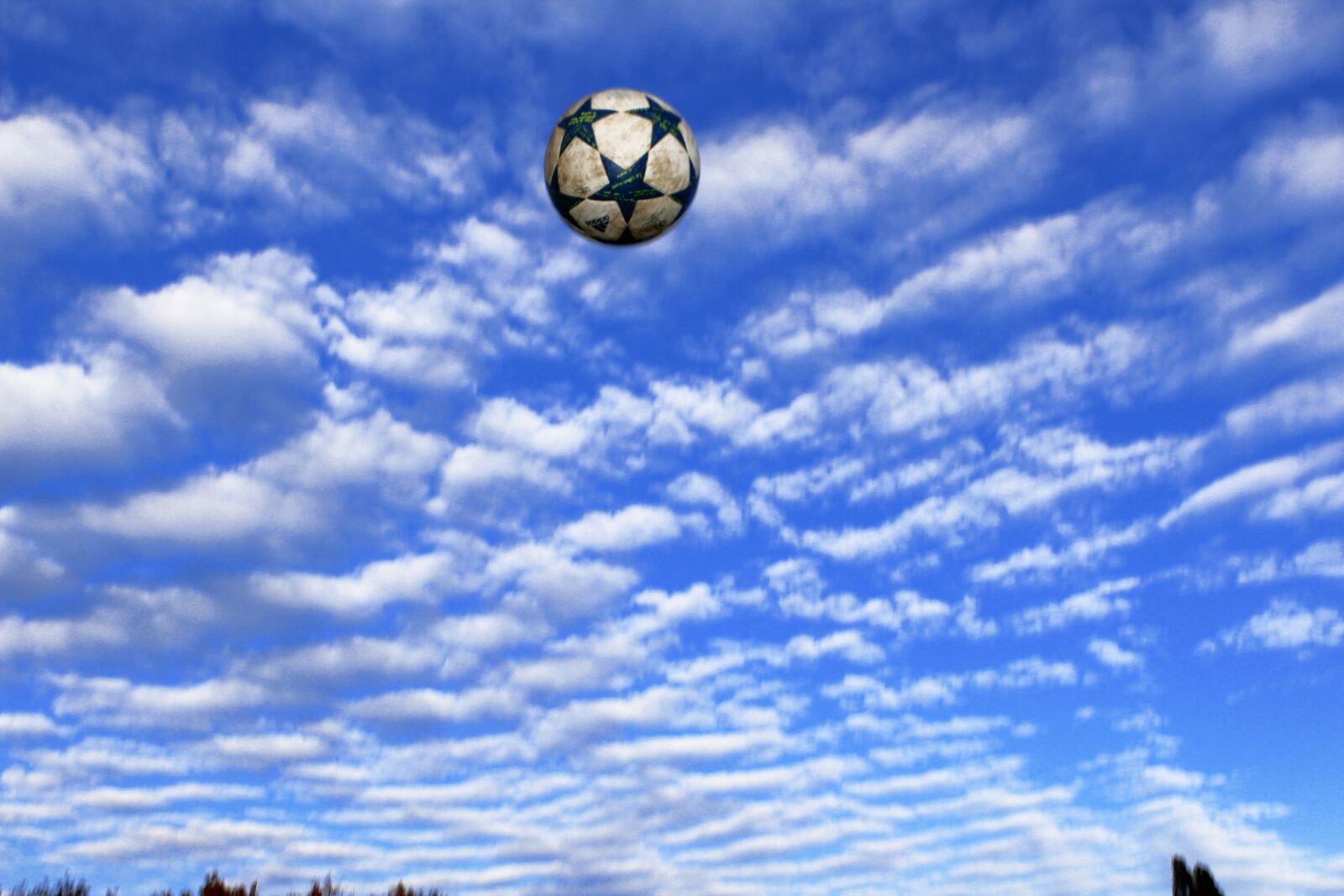 Canon EOS 1200D (EOS Rebel T5 / EOS Kiss X70 / EOS Hi) sample photo. Ball, sky, sports balls photography