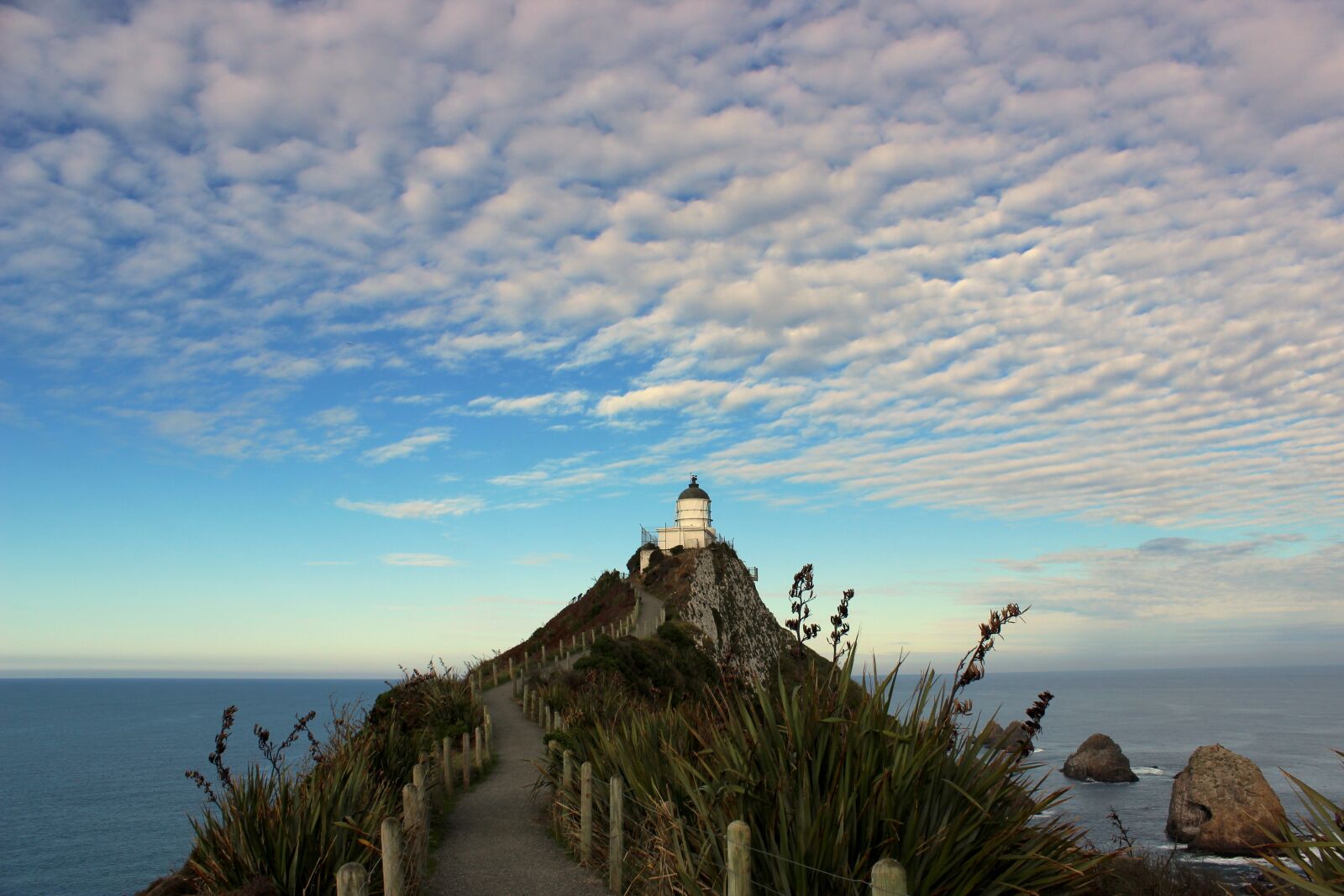 Canon EOS 600D (Rebel EOS T3i / EOS Kiss X5) sample photo. Light house, lighthouse, sea photography