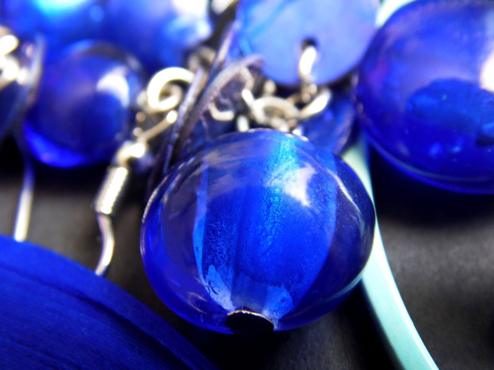 Samsung WB100/  WB101 sample photo. Jewellery, bracelet, earrings photography