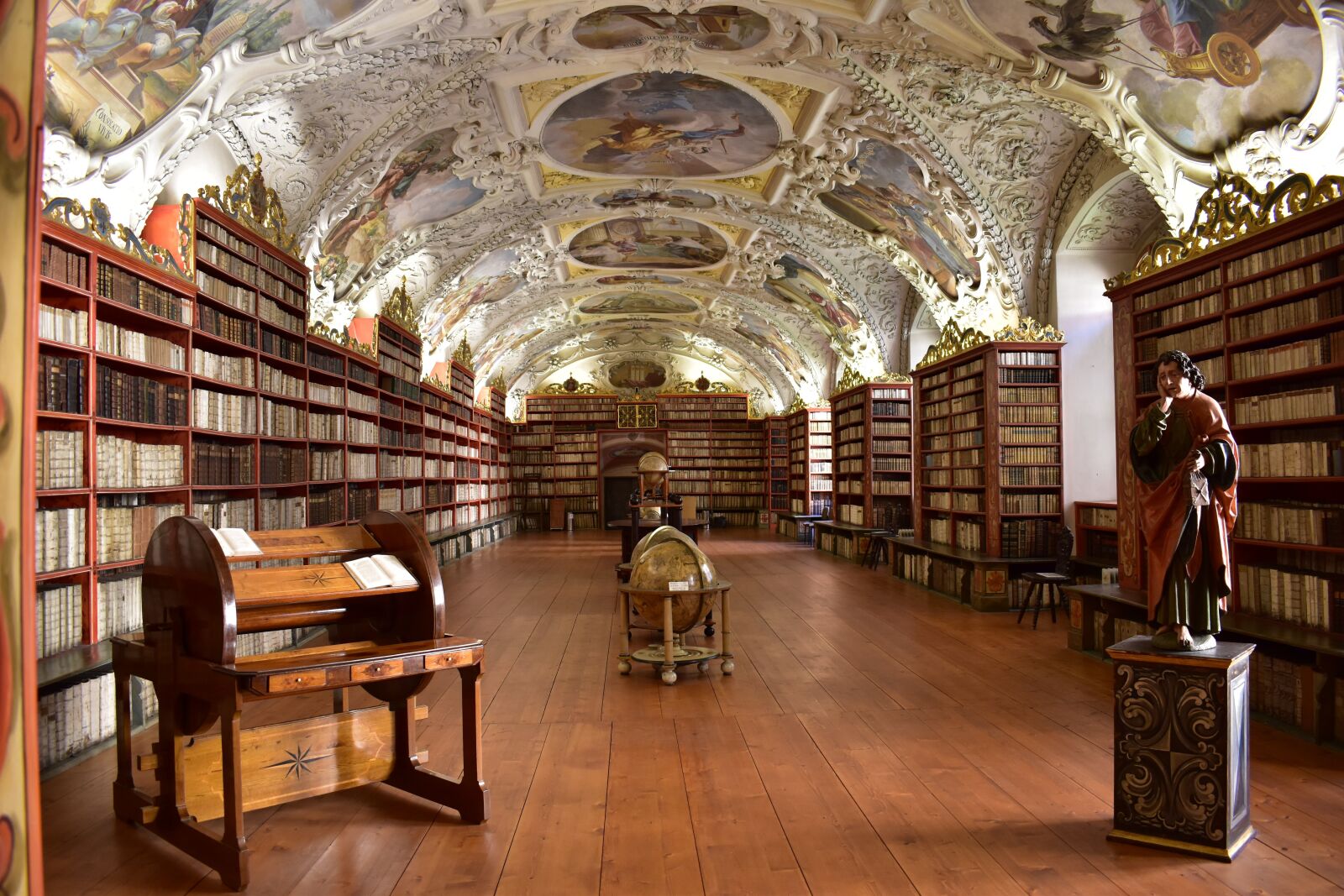 Nikon D5500 sample photo. Library, historical, fresco photography
