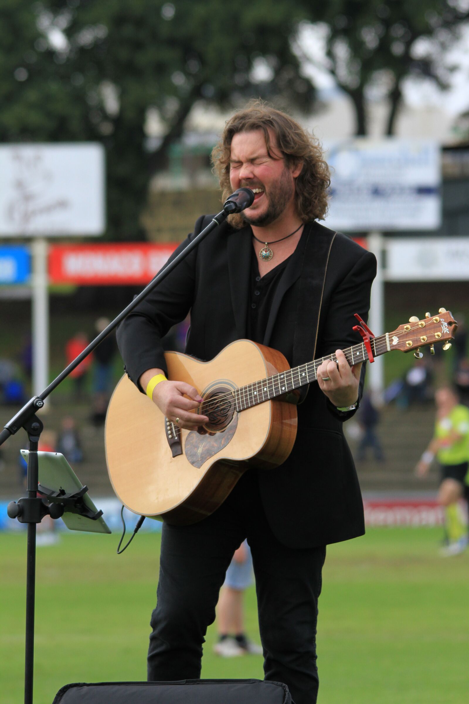 Canon EOS 7D sample photo. Entertainer, musician, performance photography