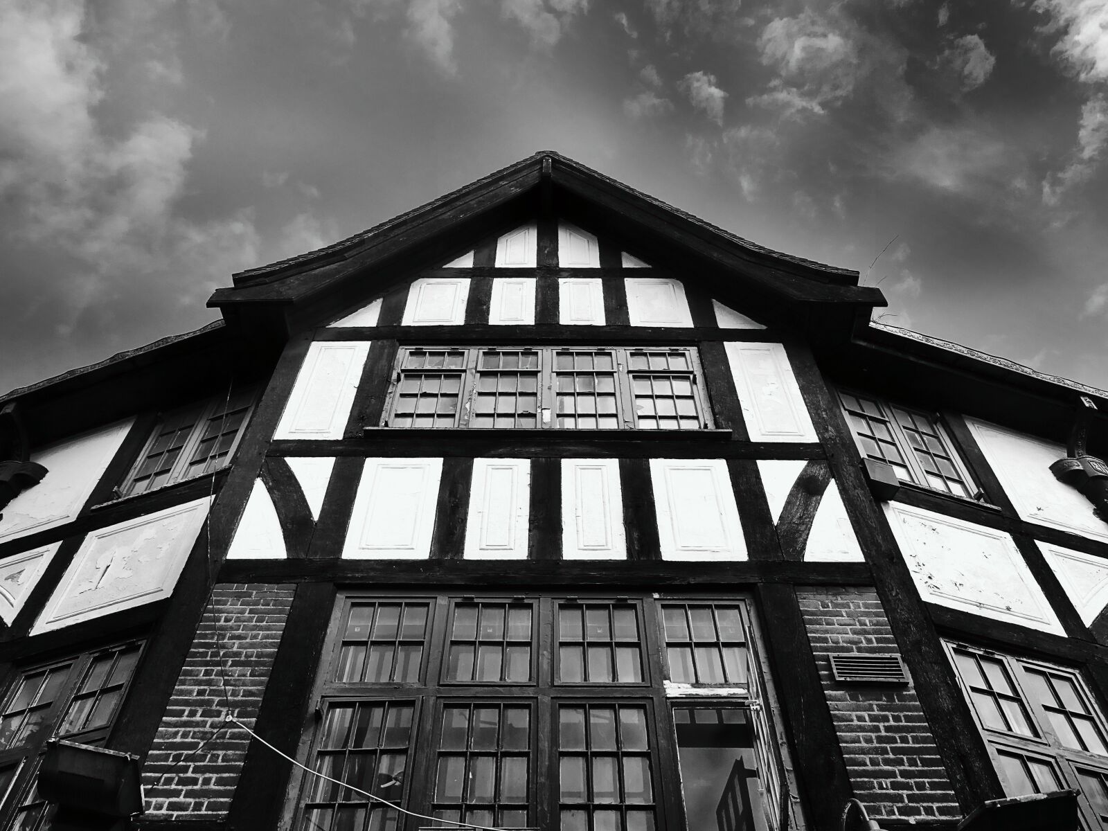 Sony DSC-HX60 sample photo. Architectural, design, clouds, exterior photography