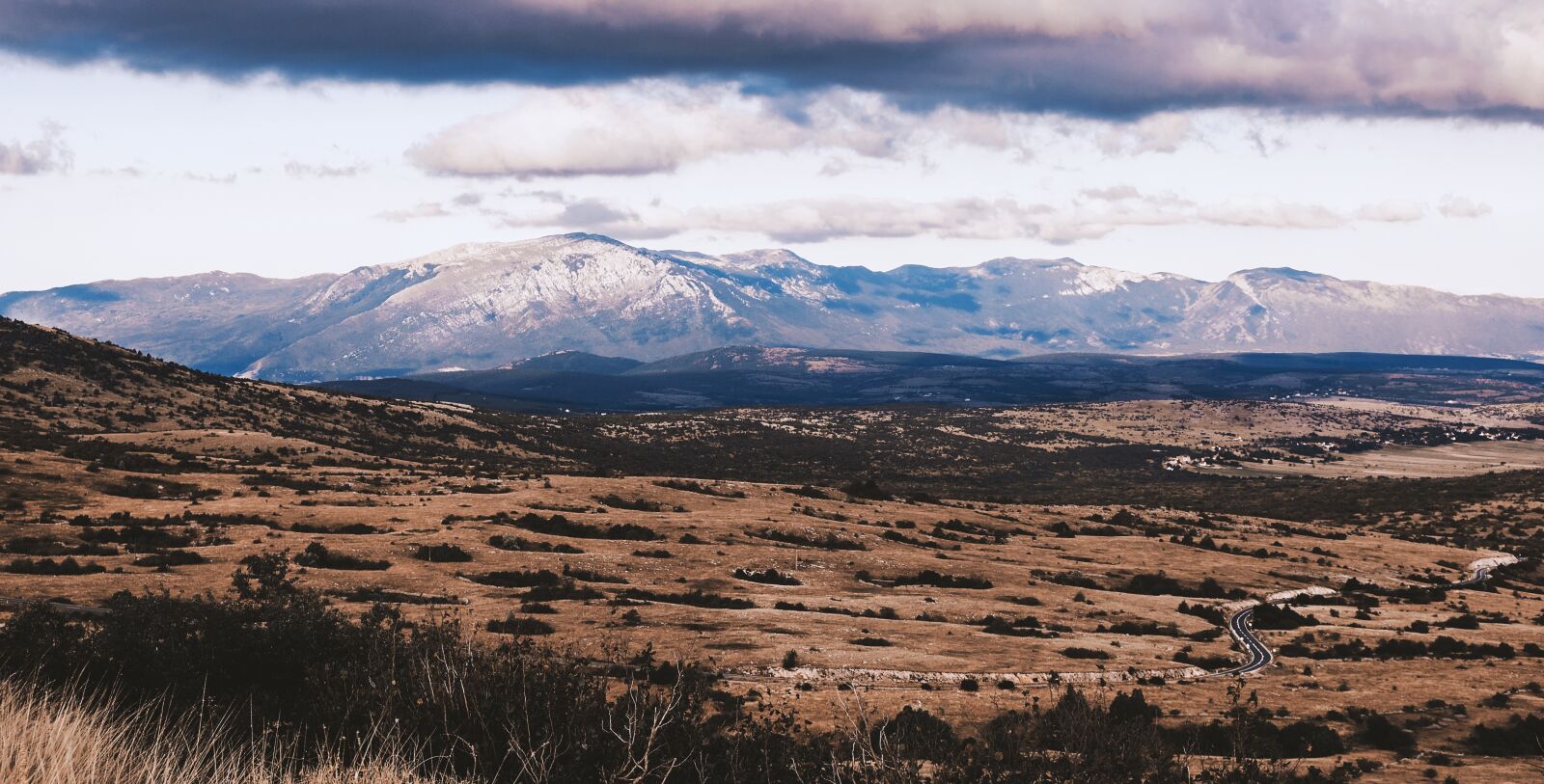 Canon EOS 750D (EOS Rebel T6i / EOS Kiss X8i) sample photo. Barren, clouds, cloudy photography