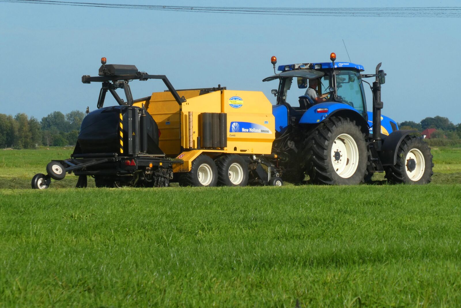 Panasonic Lumix DC-ZS70 (Lumix DC-TZ90) sample photo. Model, tractor, agricultural machinery photography