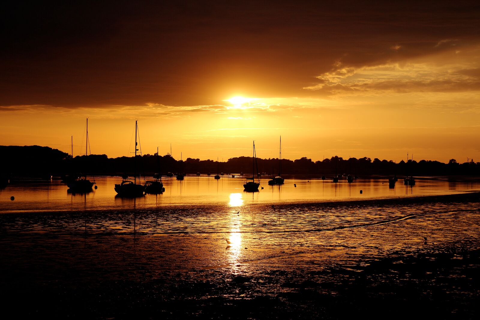 Canon EOS 100D (EOS Rebel SL1 / EOS Kiss X7) sample photo. Sunset, harbour, landscape photography