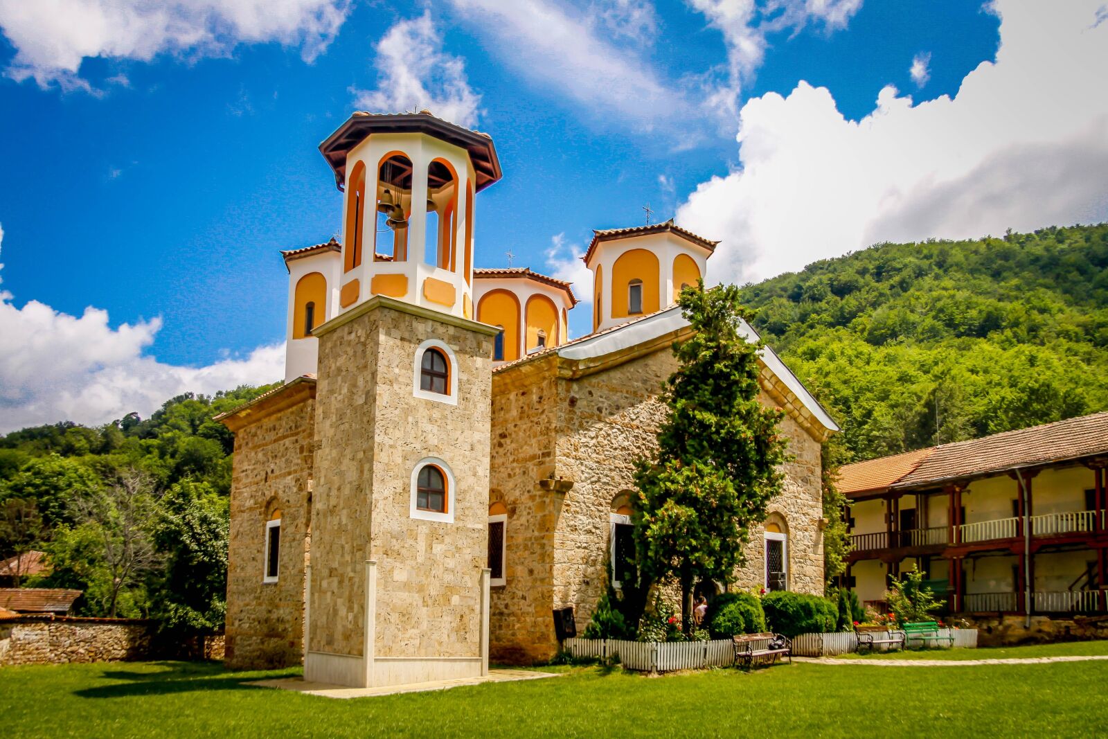 Canon EF-S 17-85mm F4-5.6 IS USM sample photo. Church, travel, architecture photography