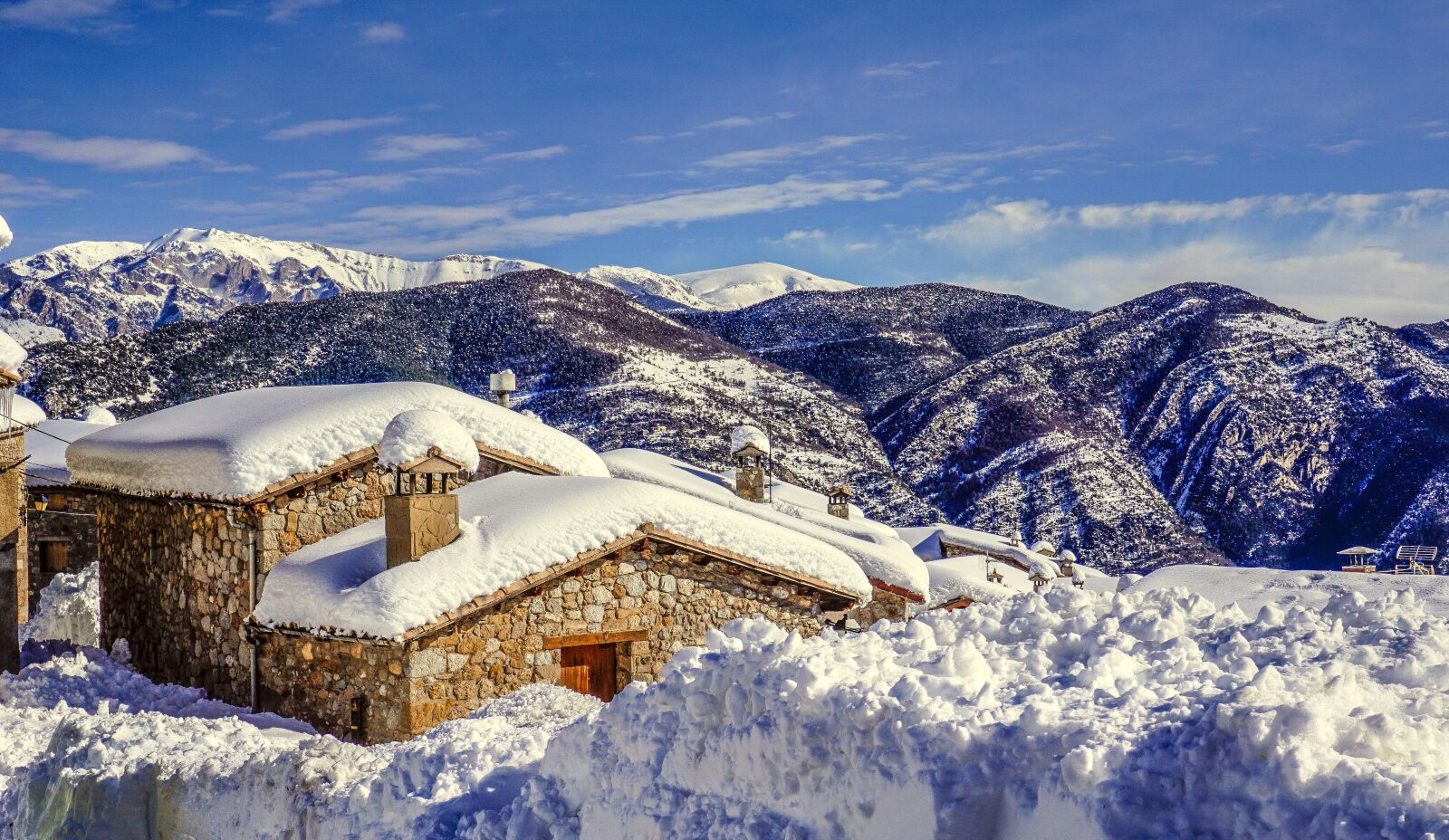 Sony E 16-50mm F3.5-5.6 PZ OSS sample photo. Snow, nature, mountain photography