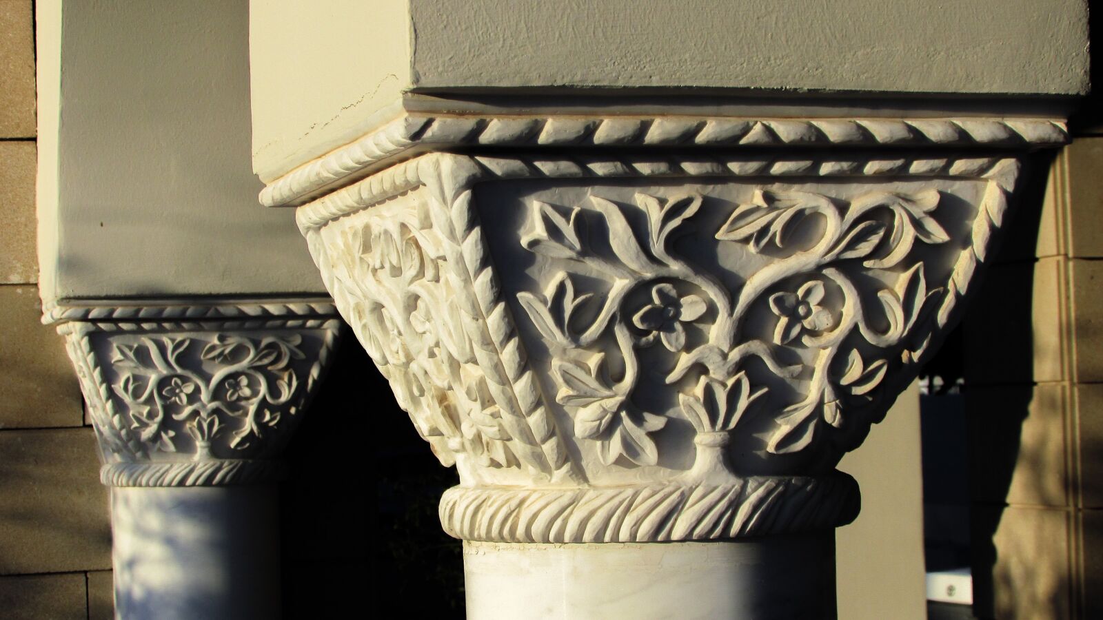 Canon PowerShot SX400 IS sample photo. Pillar capitals, architecture, column photography