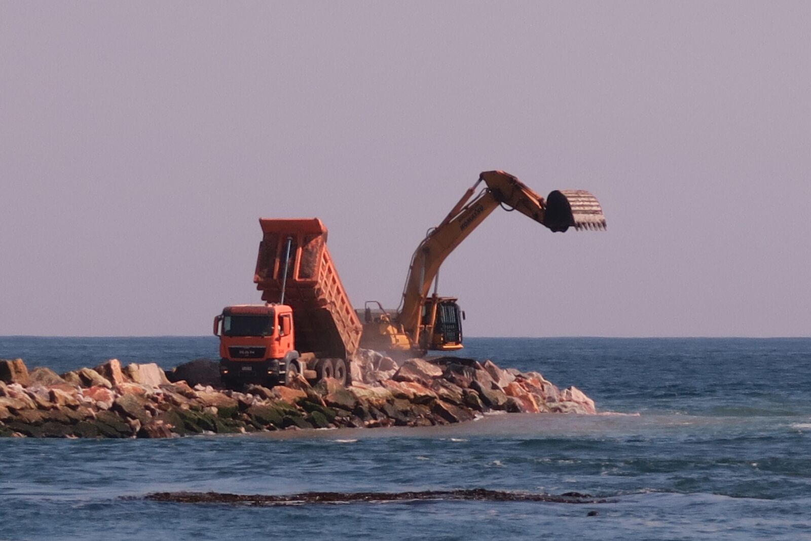 Canon PowerShot G7 X sample photo. Machinery, spring, breakwater photography
