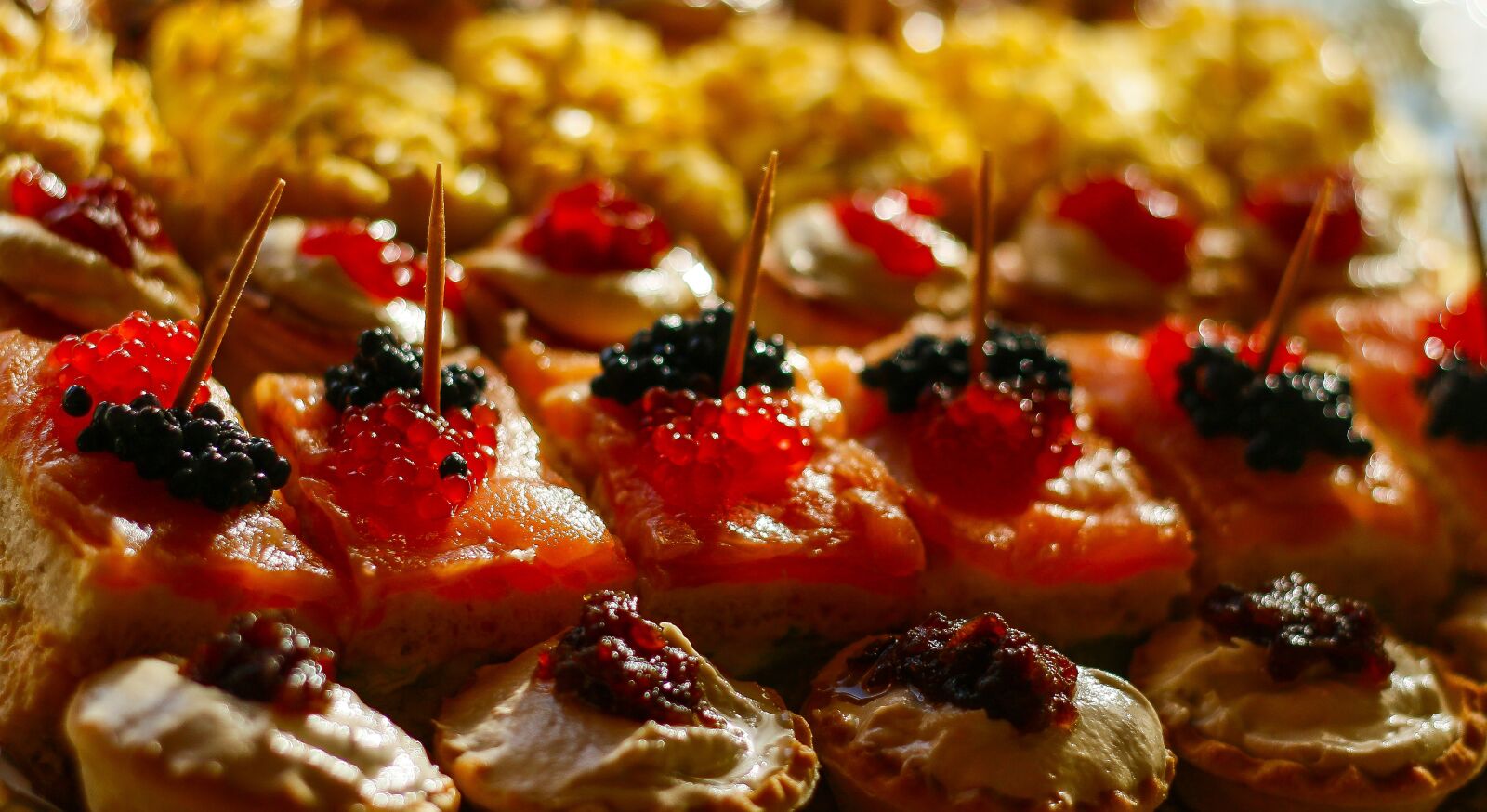 Canon EOS 70D + Canon EF 50mm F1.8 II sample photo. Food, canapes, bread photography