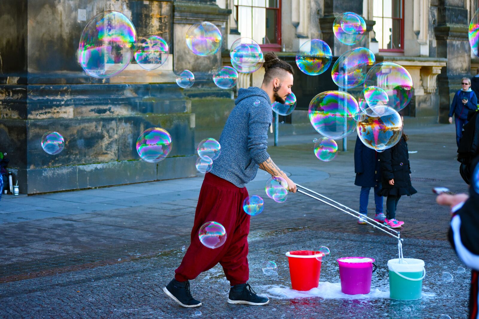 Nikon D3400 sample photo. Street, artist, bubble photography