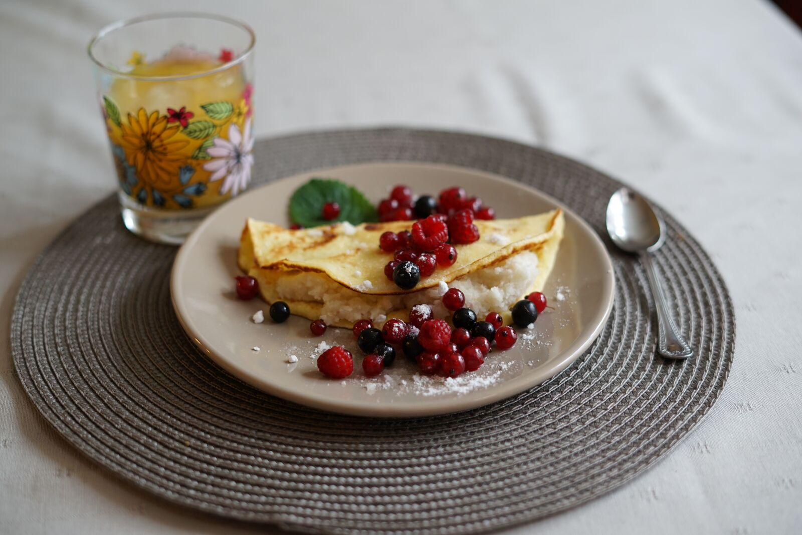 Sony a7 II + Sony FE 50mm F1.8 sample photo. Delicious meal, rafaello, gluten photography