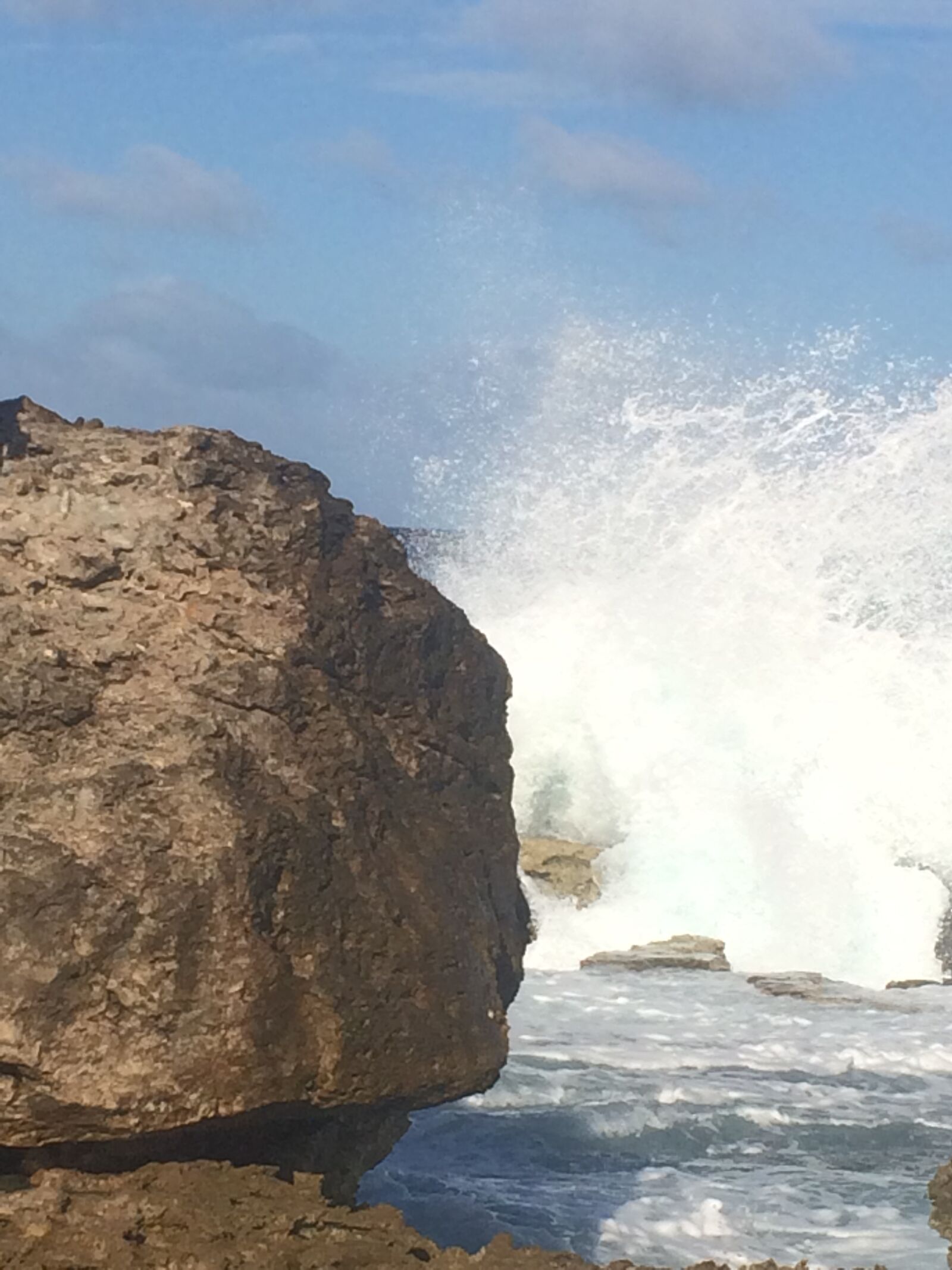 iPhone 5s back camera 4.12mm f/2.2 sample photo. Crashing, wave, giant, rock photography