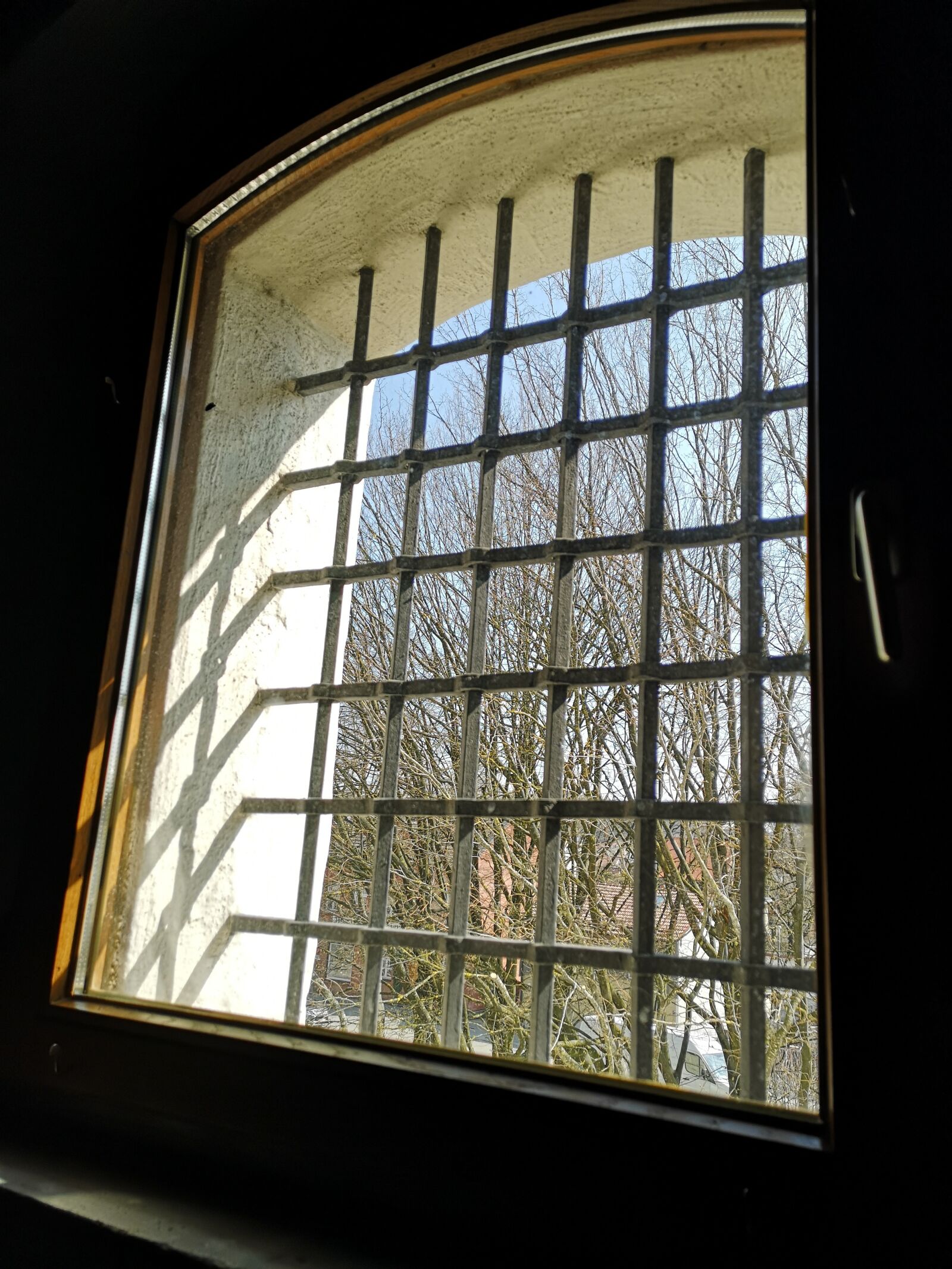 HUAWEI CLT-L29 sample photo. Window, light, shadow photography