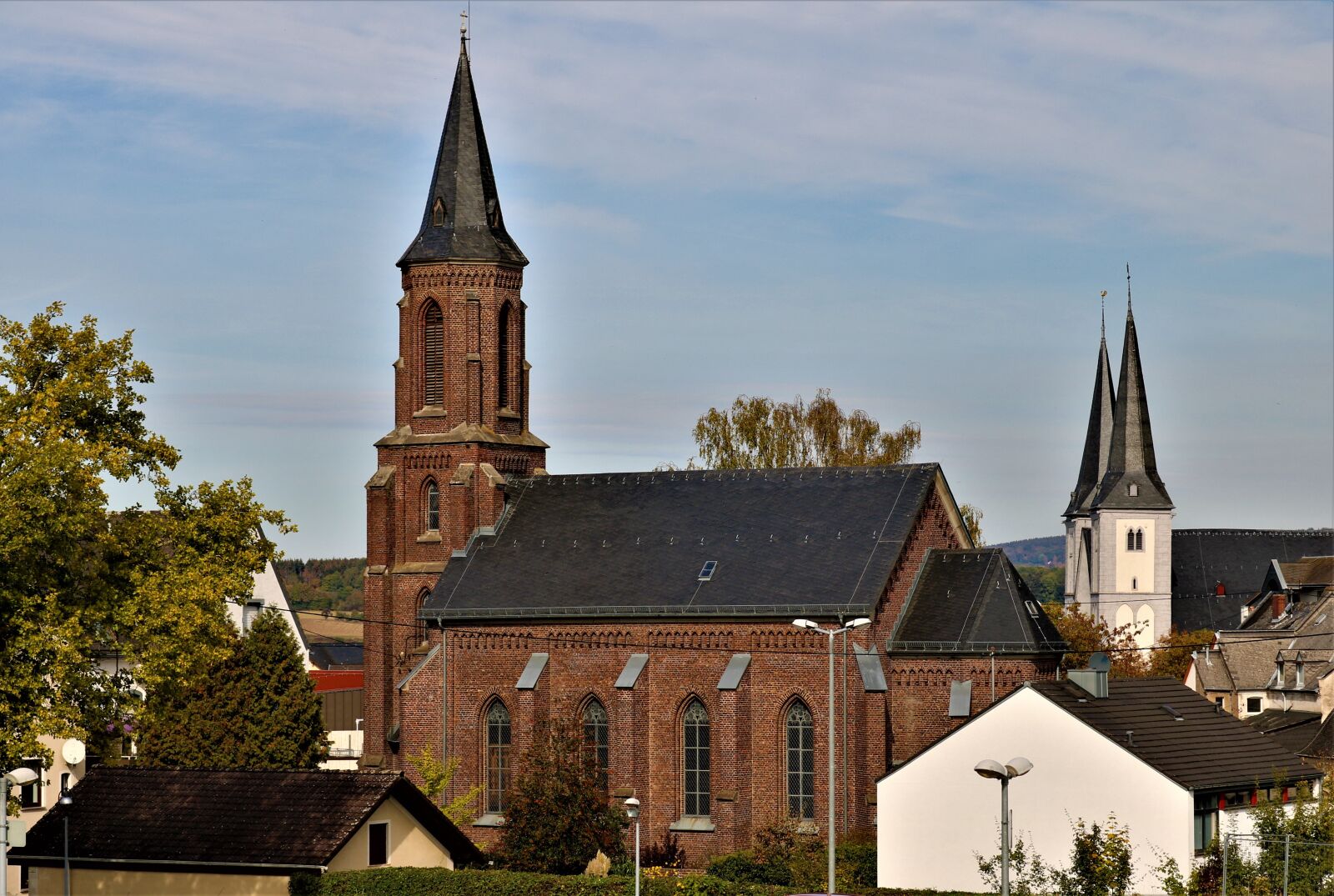 Canon EOS 760D (EOS Rebel T6s / EOS 8000D) + Canon EF-S 18-55mm F3.5-5.6 IS STM sample photo. Window, brick, churches photography