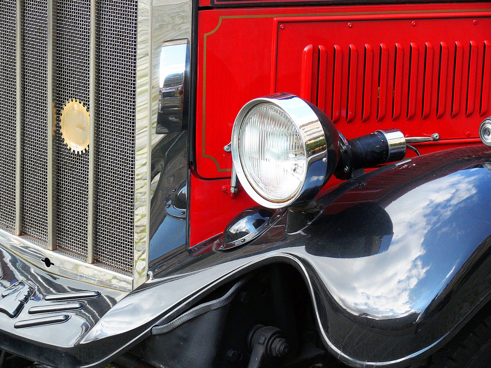 Leica V-LUX 1 sample photo. Oldtimer, care, pkw photography