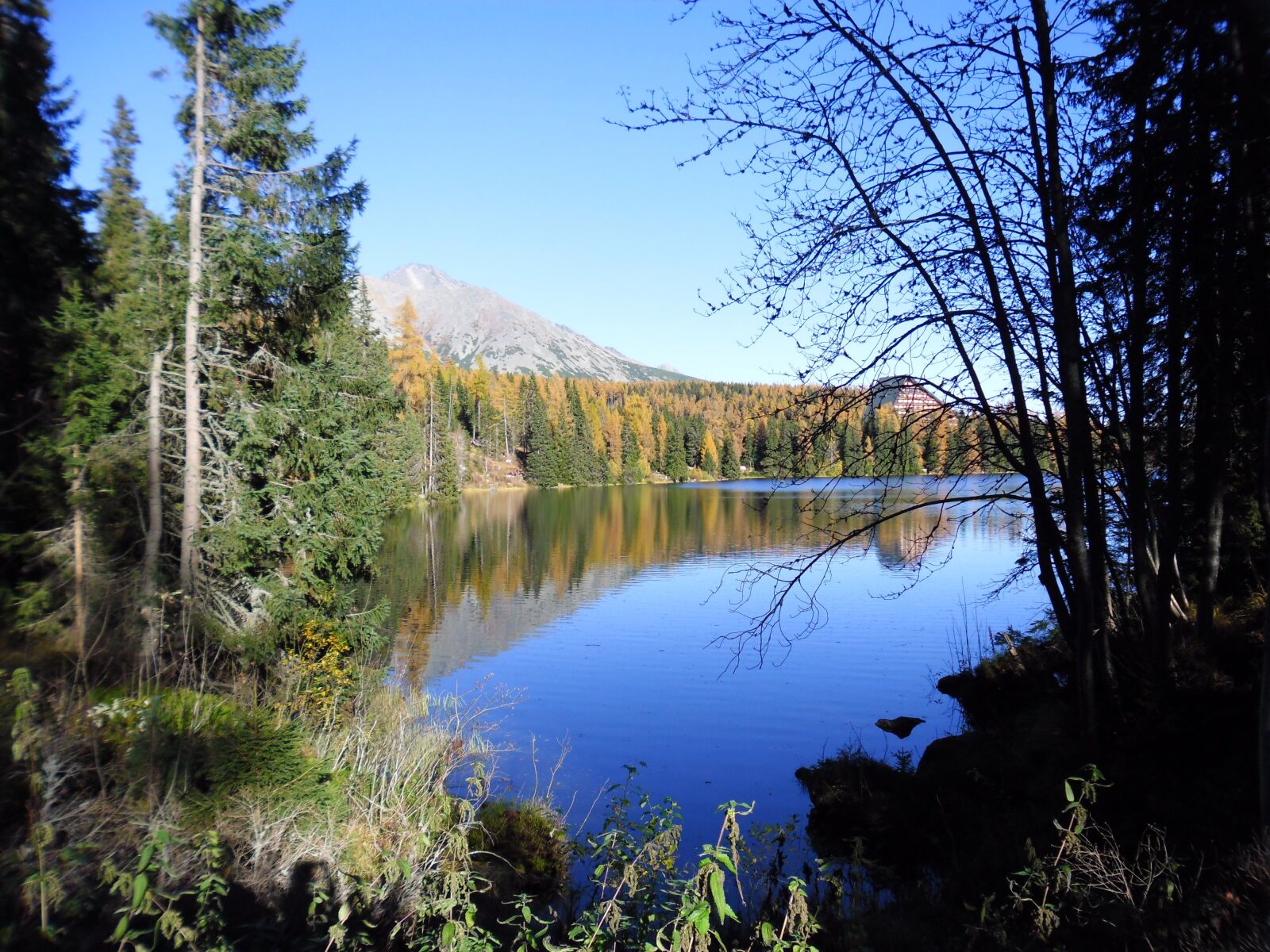 Samsung ES30/VLUU ES30 sample photo. Tatra mountains, lomnic, lake photography