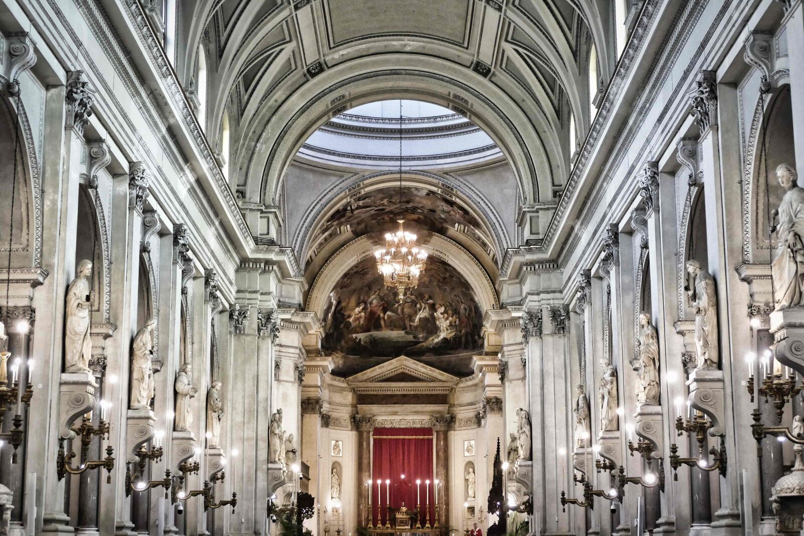 Panasonic Lumix DMC-FZ1000 sample photo. Cathedral, dom, interior photography