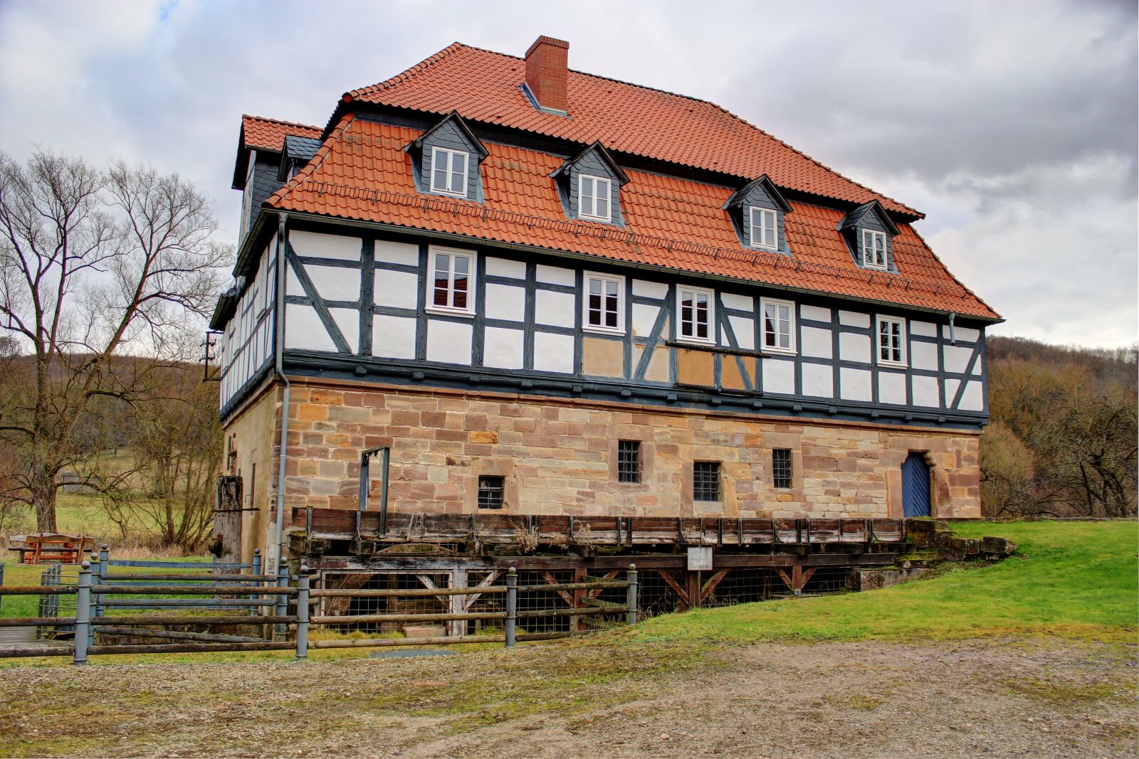 Canon EOS 550D (EOS Rebel T2i / EOS Kiss X4) sample photo. Old, mill, old mill photography