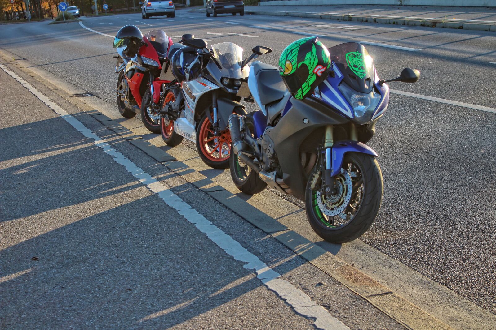 Canon EOS 1300D (EOS Rebel T6 / EOS Kiss X80) sample photo. Motorcycle, sunny, road photography