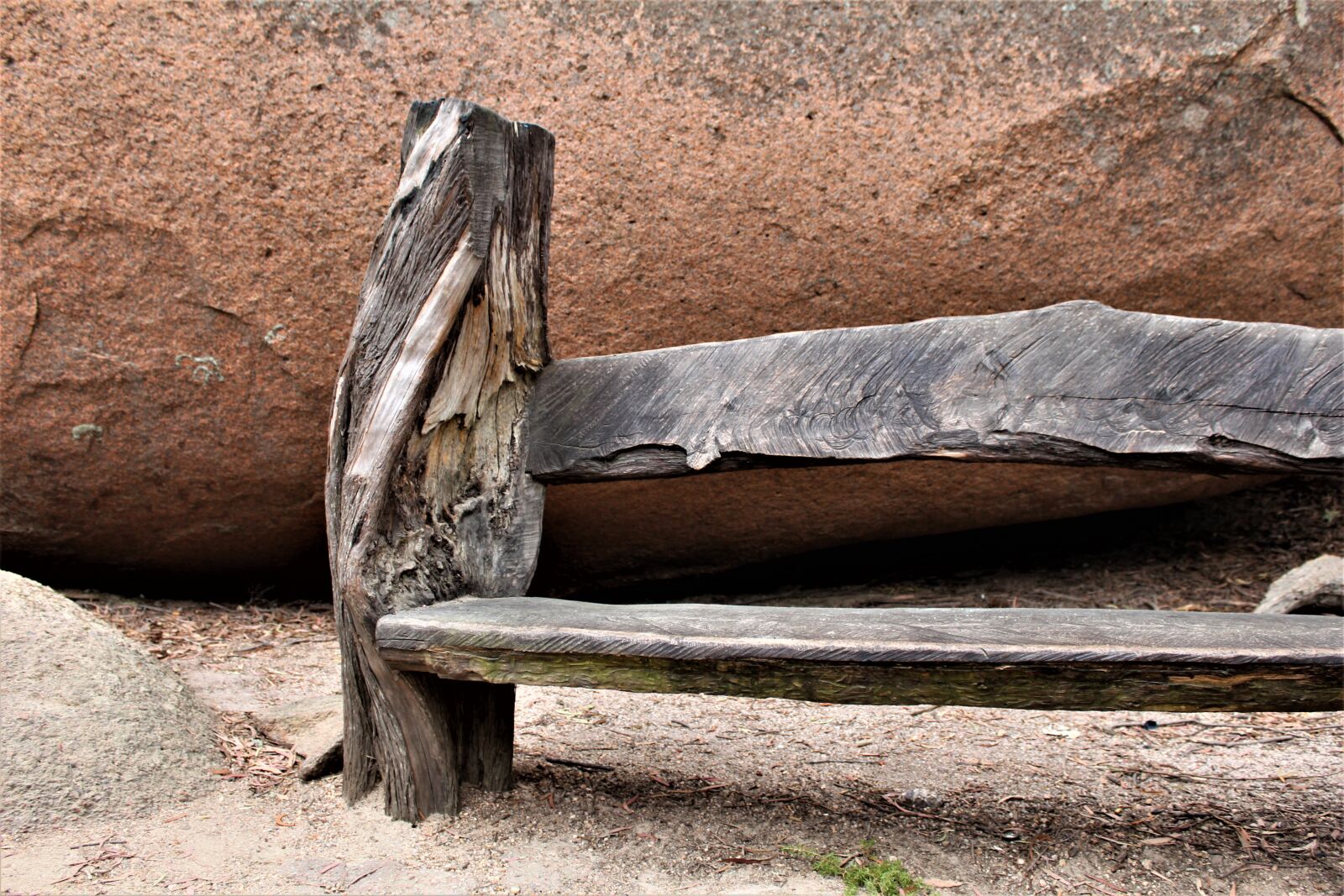 Canon EOS 650D (EOS Rebel T4i / EOS Kiss X6i) + Canon EF-S 18-55mm F3.5-5.6 IS II sample photo. Bench, park, stone photography