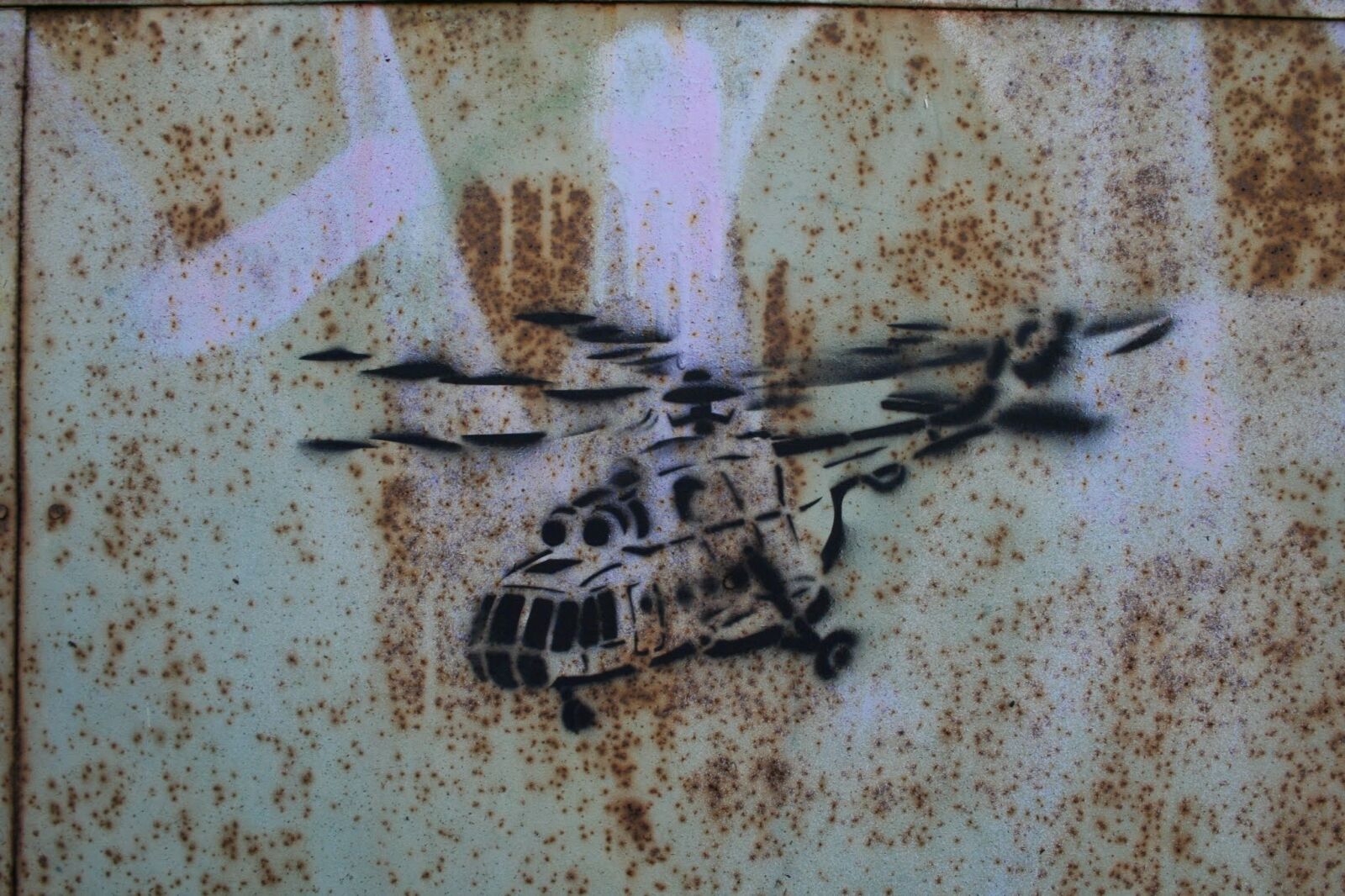 Canon EOS 350D (EOS Digital Rebel XT / EOS Kiss Digital N) sample photo. Mi-8, helicopter, graffiti photography